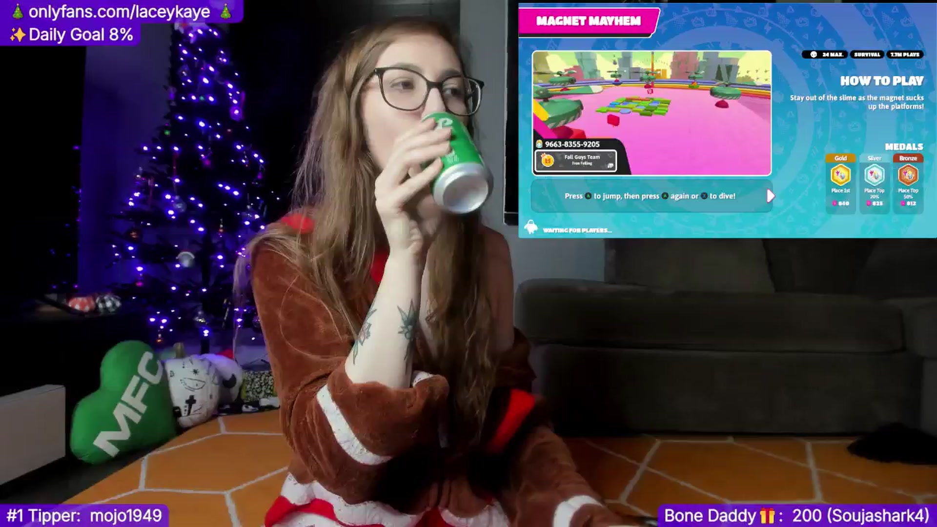 Gallery image thumbnail from TheSharkQueen's myfreecams stream on, 12/18/2024, 04:46 image 8 of 20