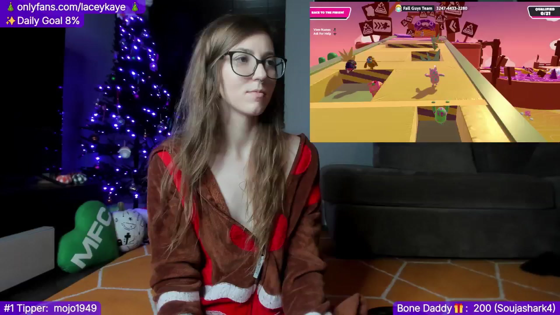 Gallery image thumbnail from TheSharkQueen's myfreecams stream on, 12/18/2024, 04:46 image 11 of 20