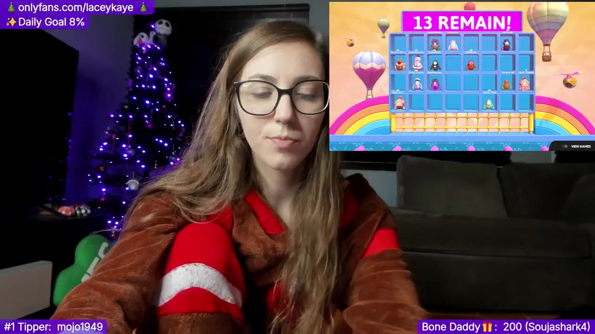 Gallery image thumbnail from TheSharkQueen's myfreecams stream on, 12/18/2024, 04:46 image 12 of 20