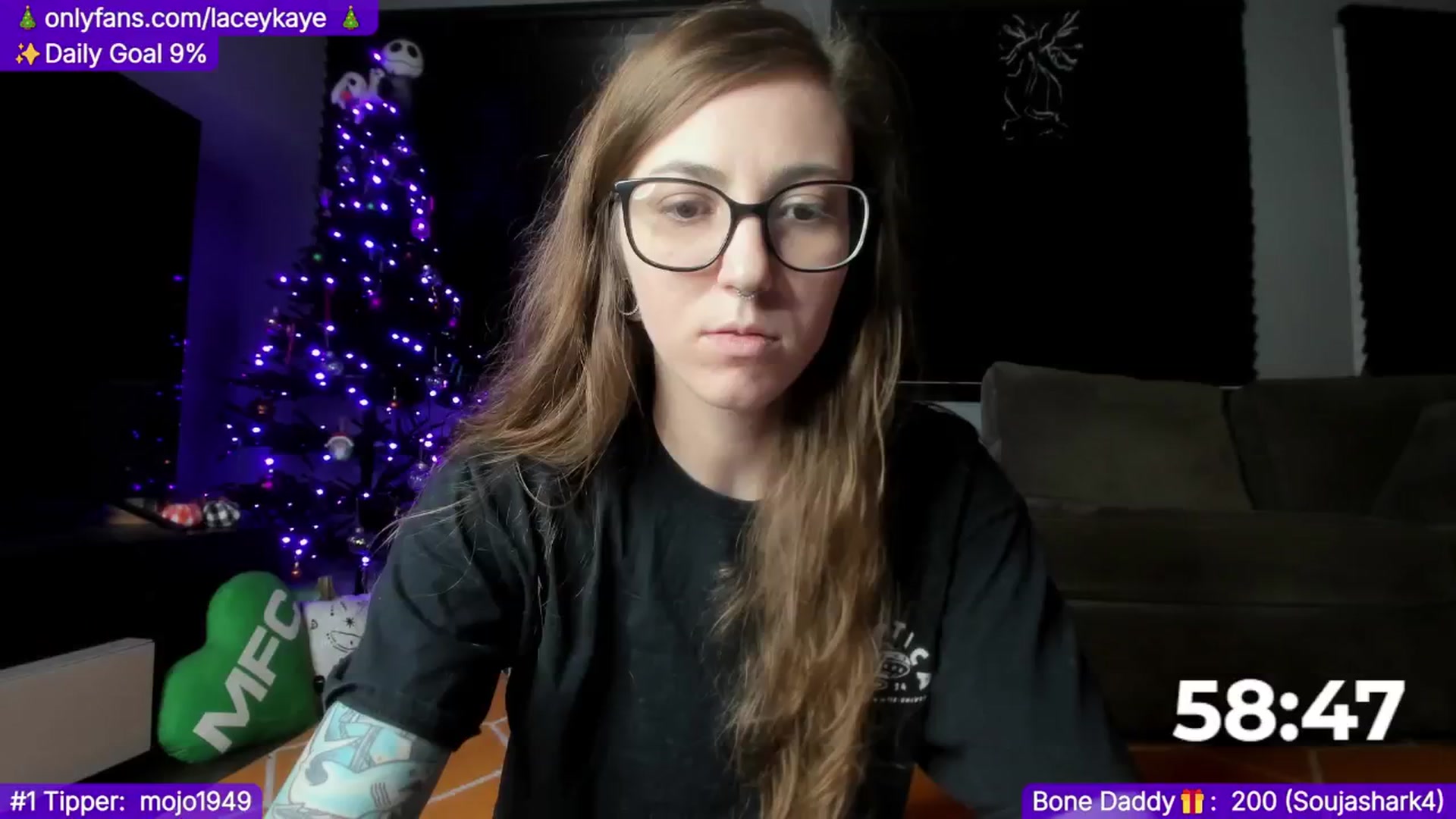 Gallery image thumbnail from TheSharkQueen's myfreecams stream on, 12/18/2024, 08:26 image 1 of 20