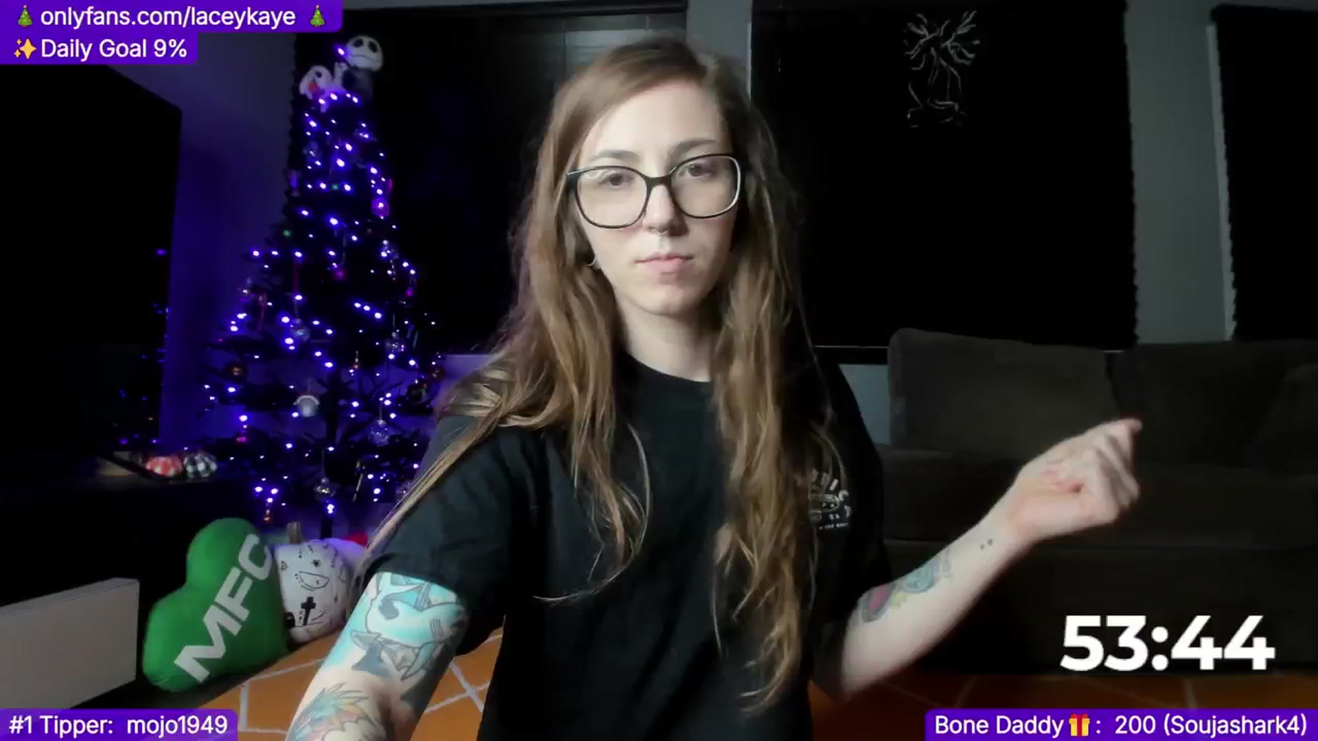 Gallery image thumbnail from TheSharkQueen's myfreecams stream on, 12/18/2024, 08:26 image 2 of 20