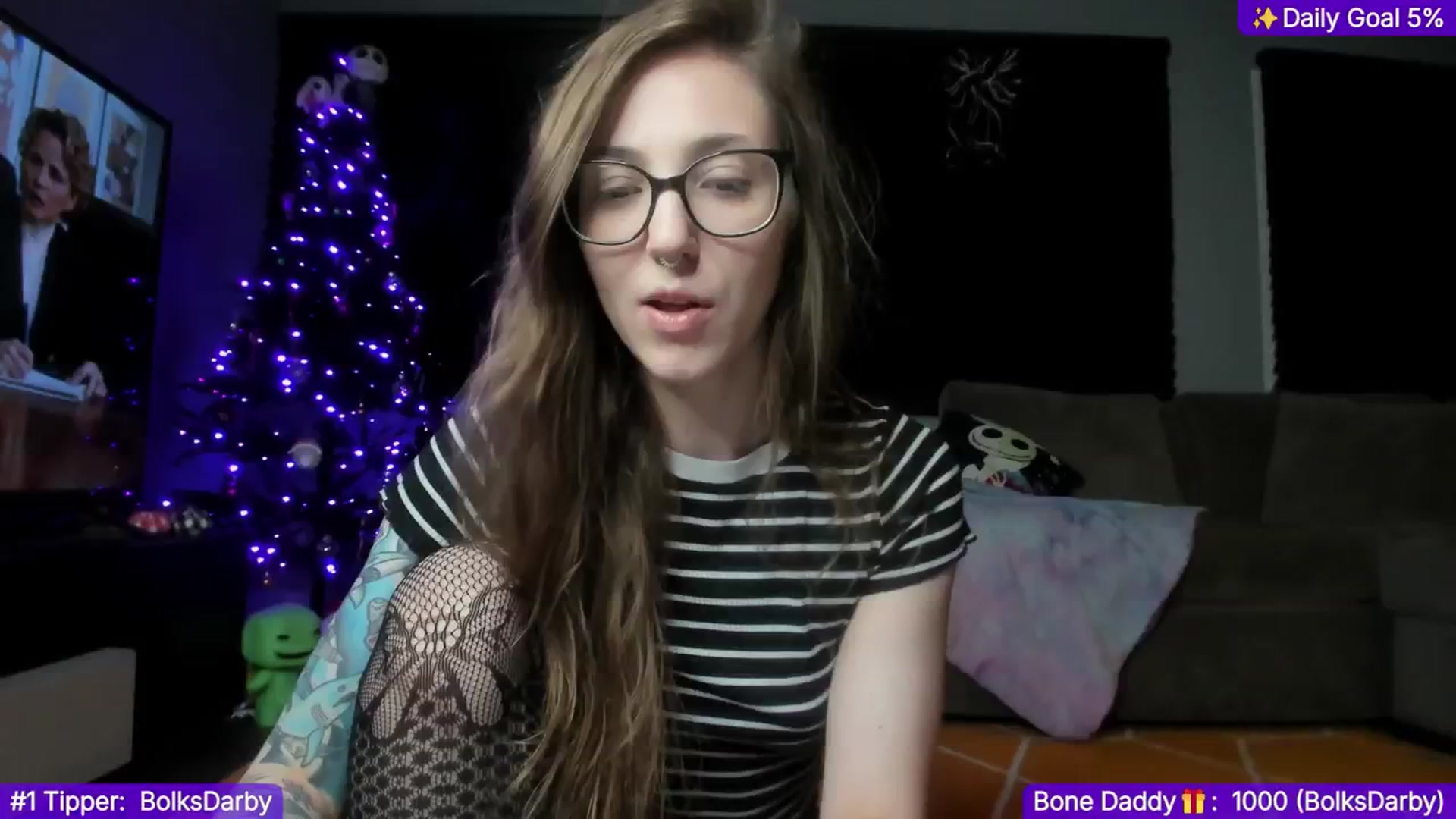 Gallery image thumbnail from TheSharkQueen's myfreecams stream on, 12/25/2024, 05:21 image 18 of 20