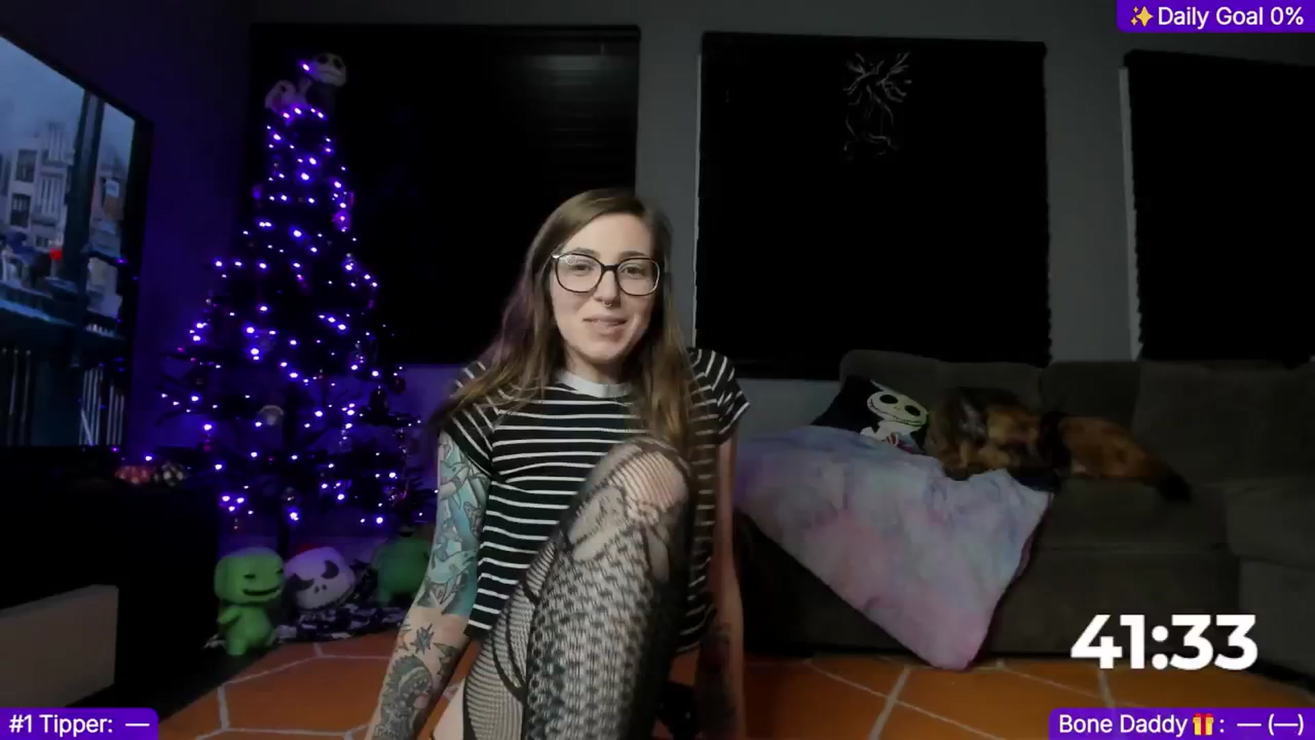 Gallery image thumbnail from TheSharkQueen's myfreecams stream on, 12/25/2024, 05:21 image 6 of 20