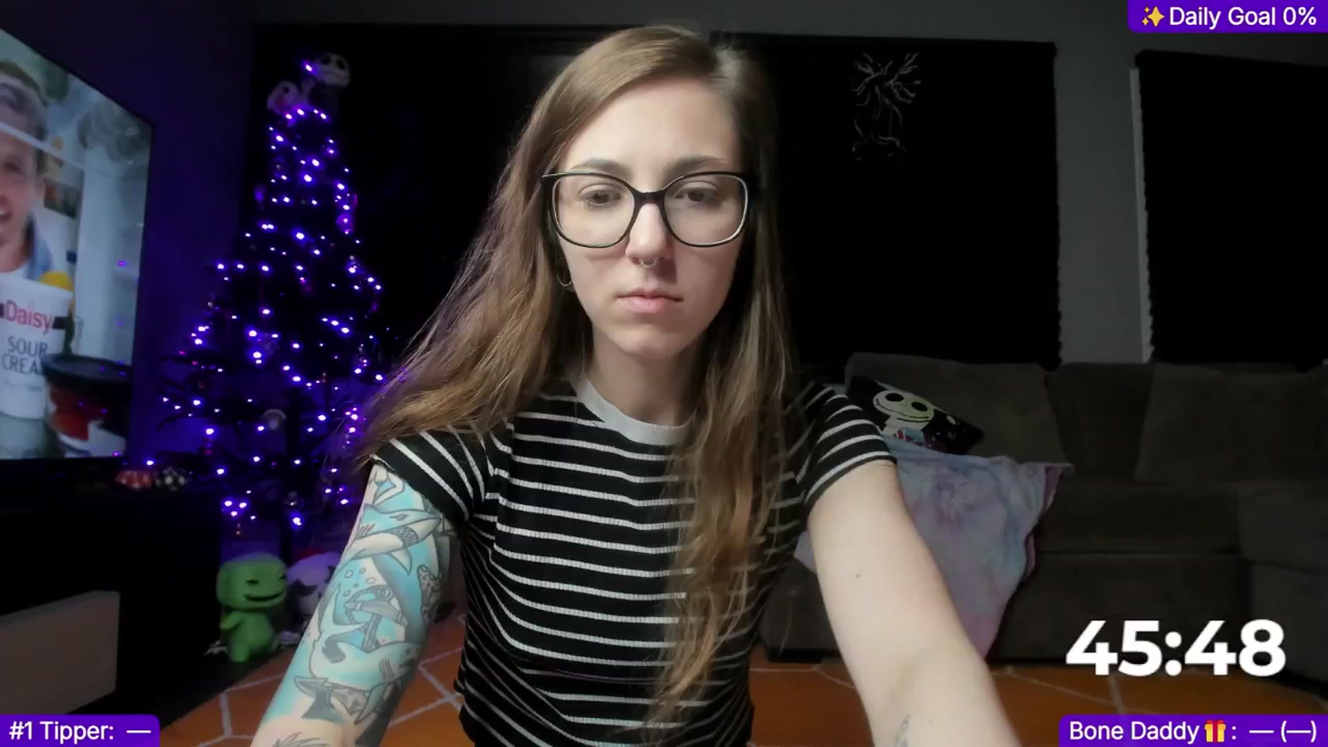 Gallery image thumbnail from TheSharkQueen's myfreecams stream on, 12/25/2024, 05:21 image 5 of 20