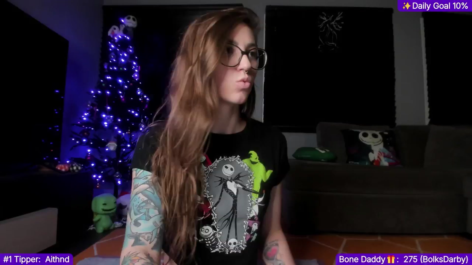 Gallery image thumbnail from TheSharkQueen's myfreecams stream on, 12/26/2024, 07:43 image 17 of 20