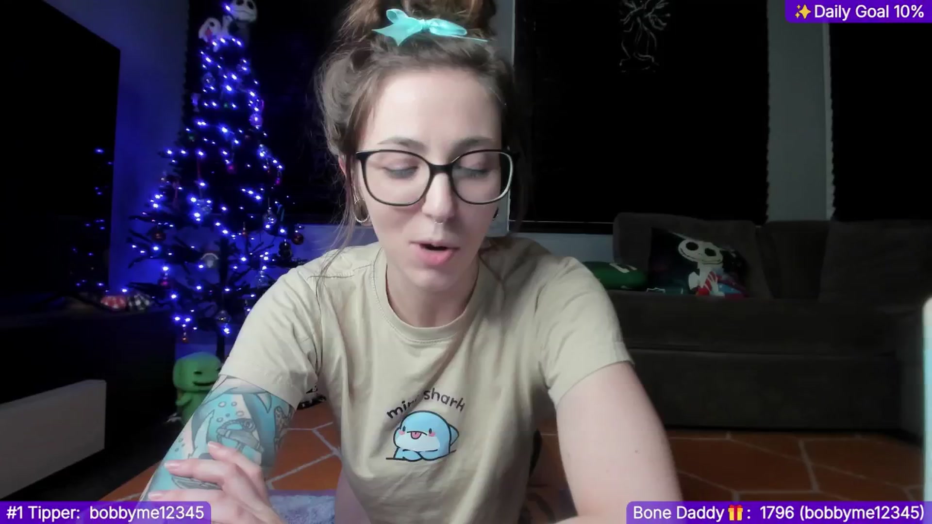 Gallery image thumbnail from TheSharkQueen's myfreecams stream on, 12/28/2024, 10:10 image 2 of 20