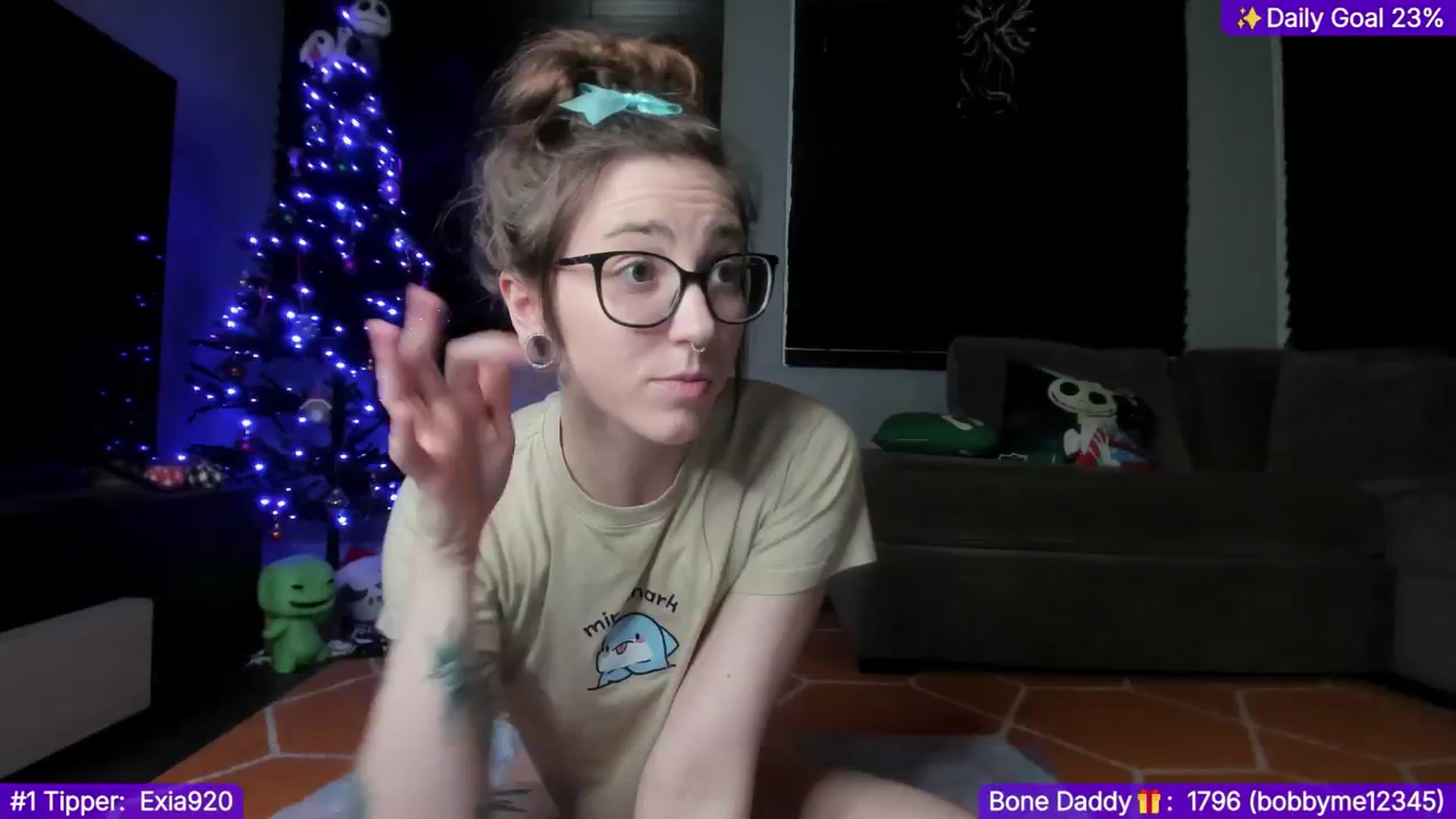 Gallery image thumbnail from TheSharkQueen's myfreecams stream on, 12/28/2024, 10:10 image 9 of 20