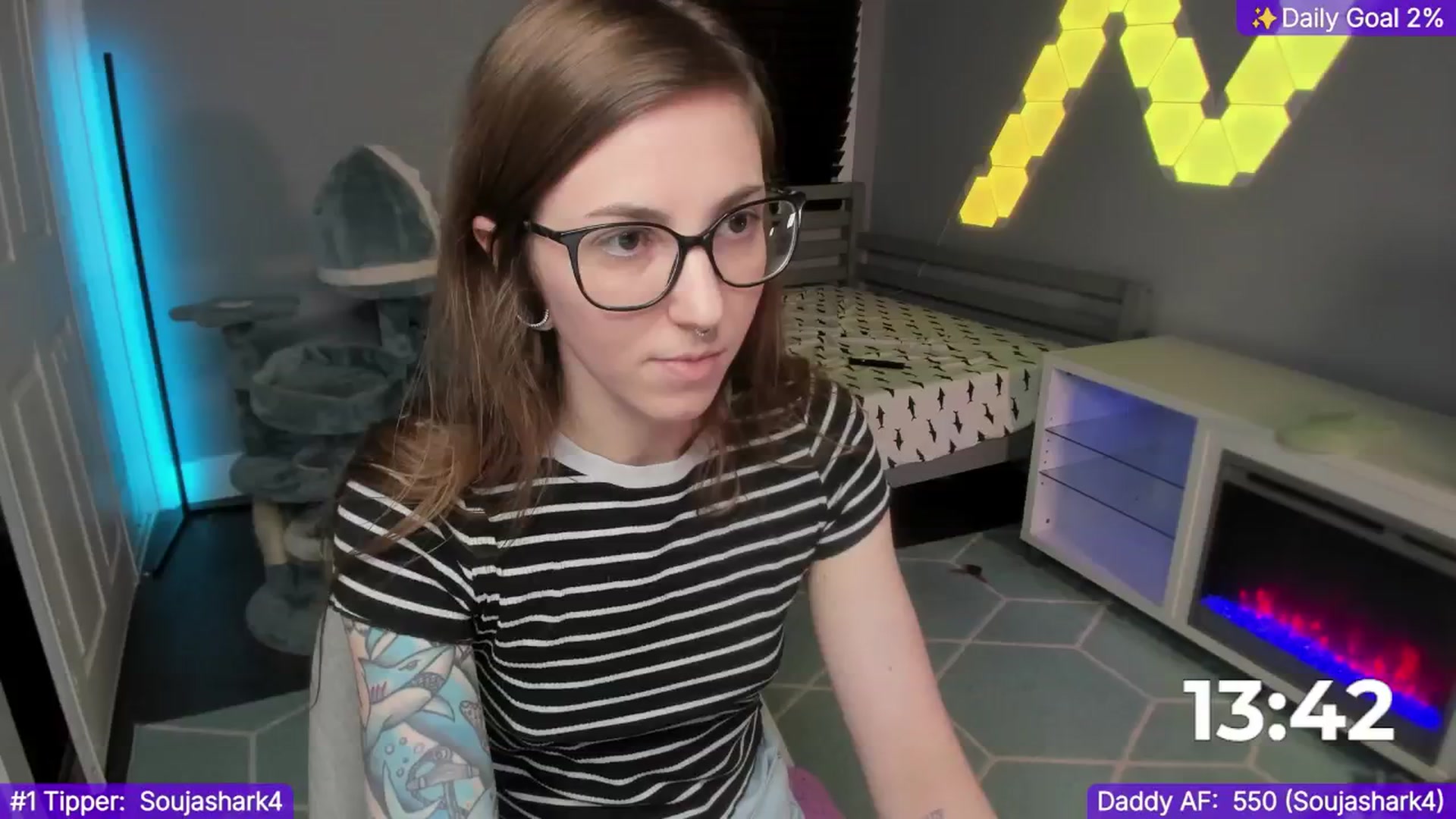 Gallery image thumbnail from TheSharkQueen's myfreecams stream on, 01/05/2025, 24:51 image 18 of 20