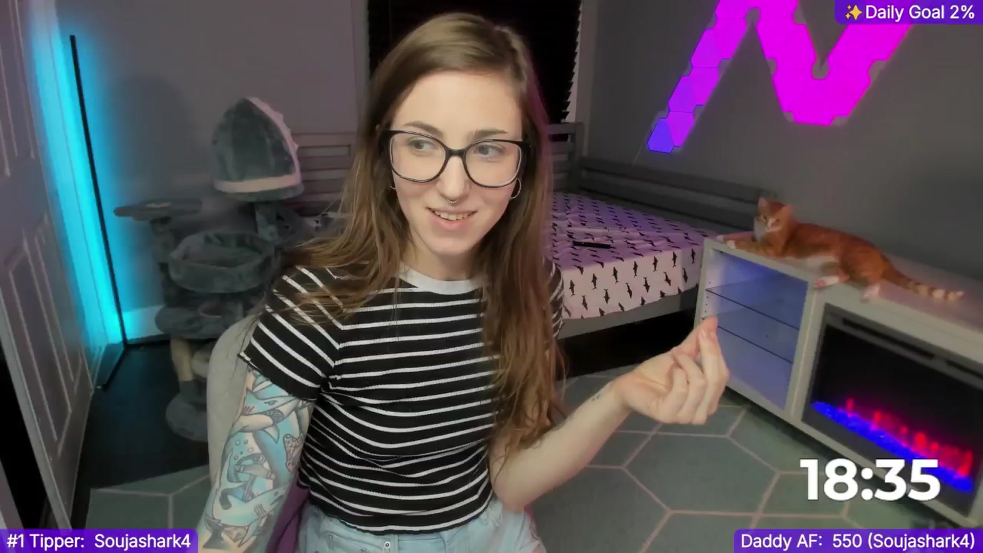 Gallery image thumbnail from TheSharkQueen's myfreecams stream on, 01/05/2025, 24:51 image 17 of 20