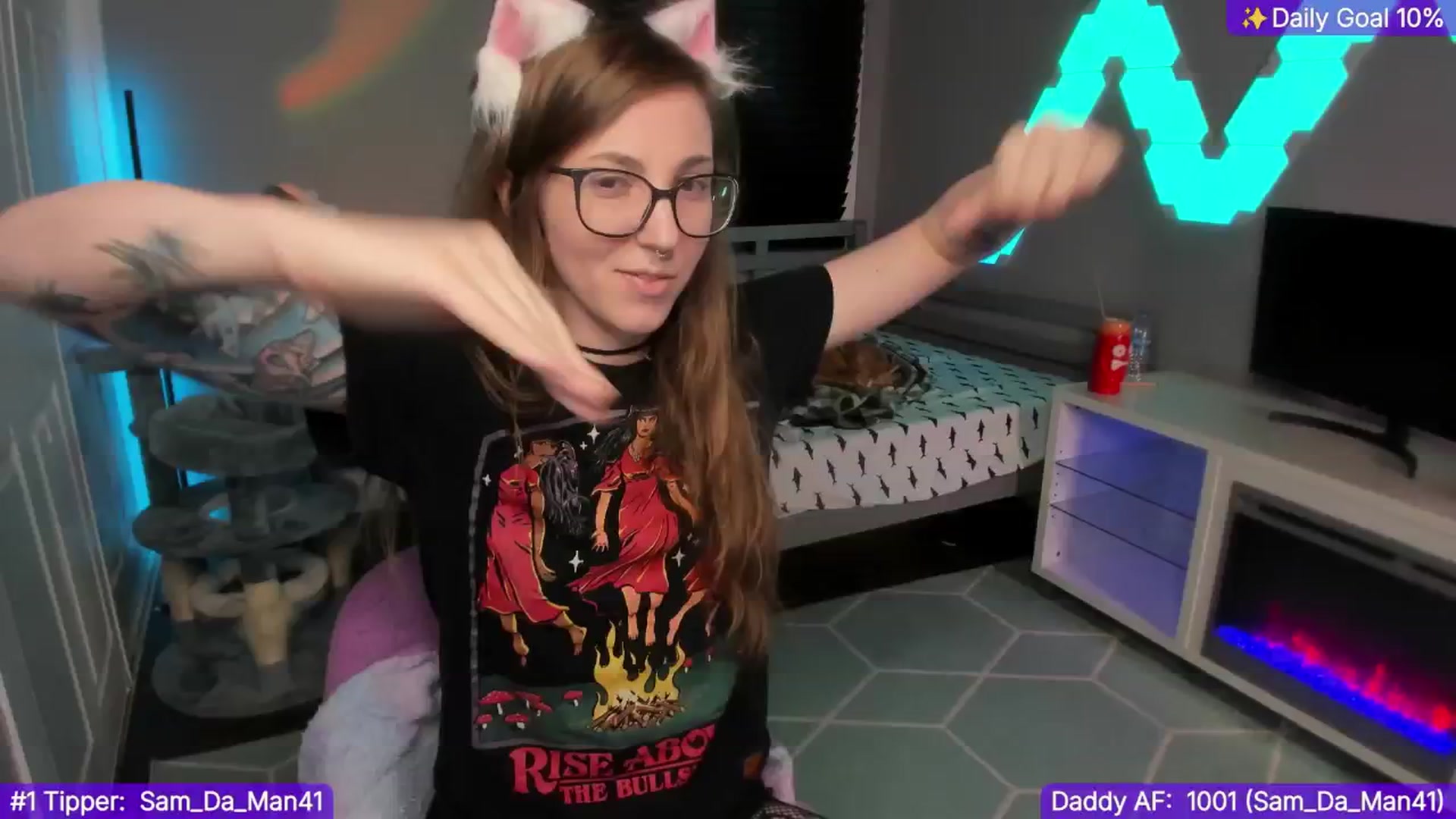 Gallery image thumbnail from TheSharkQueen's myfreecams stream on, 01/06/2025, 08:43 image 9 of 20