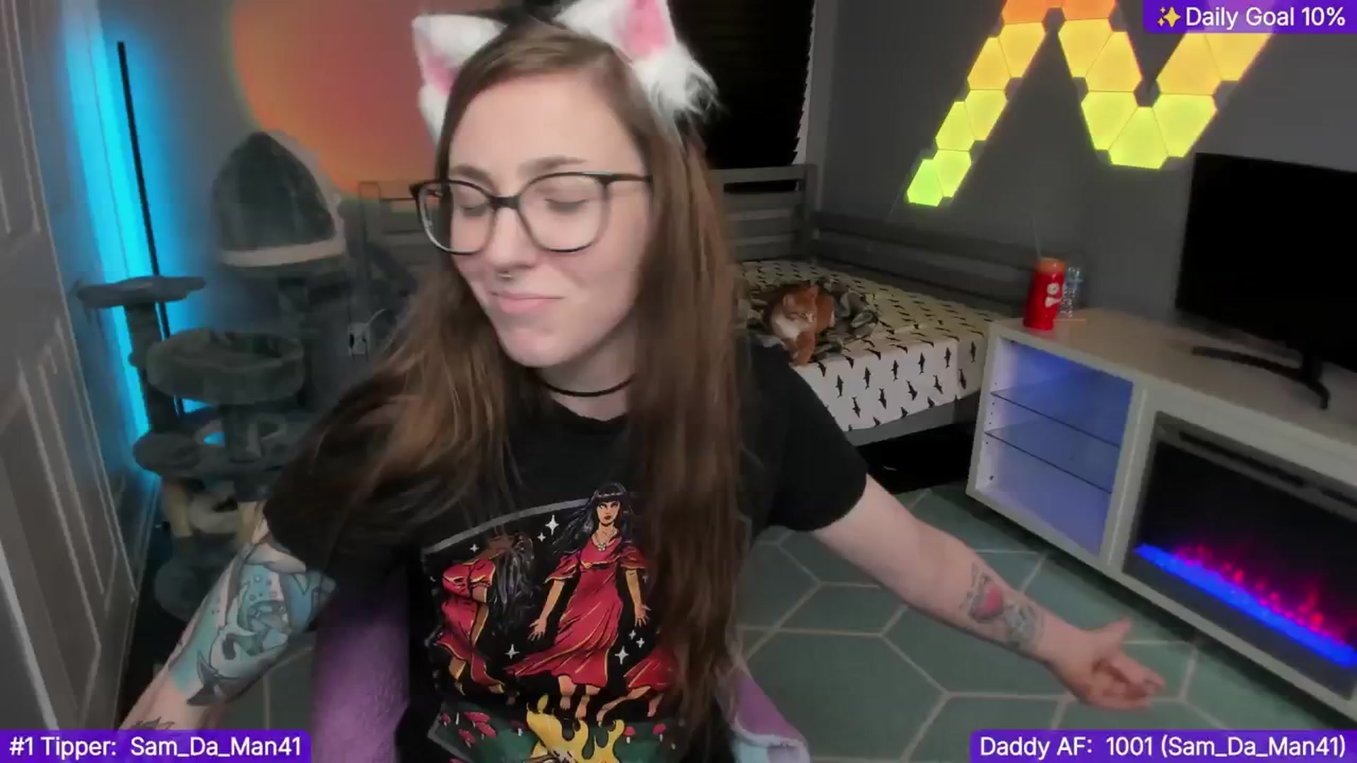 Gallery image thumbnail from TheSharkQueen's myfreecams stream on, 01/06/2025, 08:43 image 15 of 20
