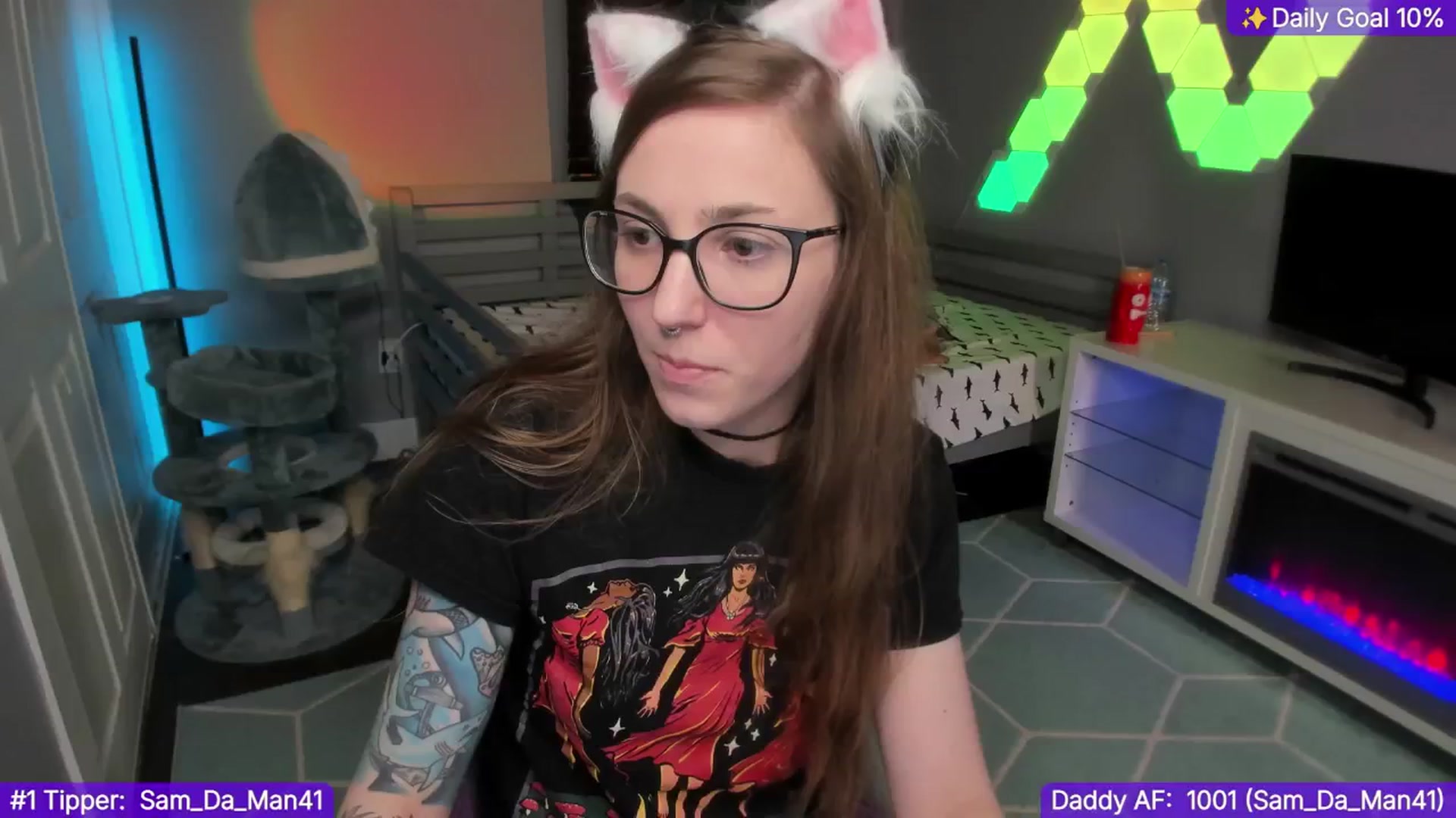 Gallery image thumbnail from TheSharkQueen's myfreecams stream on, 01/06/2025, 08:43 image 19 of 20