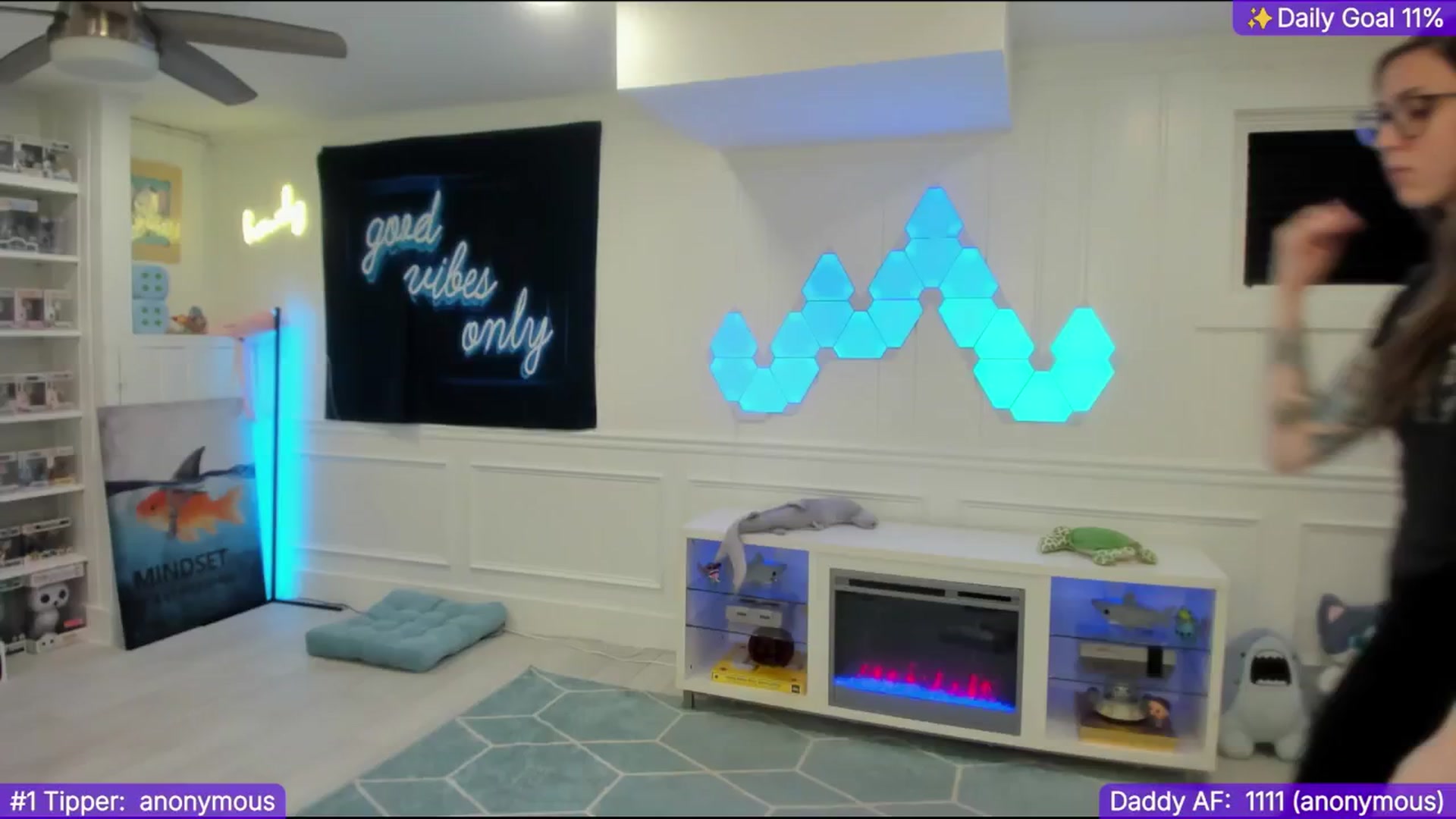 Gallery image thumbnail from TheSharkQueen's myfreecams stream on, 01/15/2025, 05:31 image 6 of 20