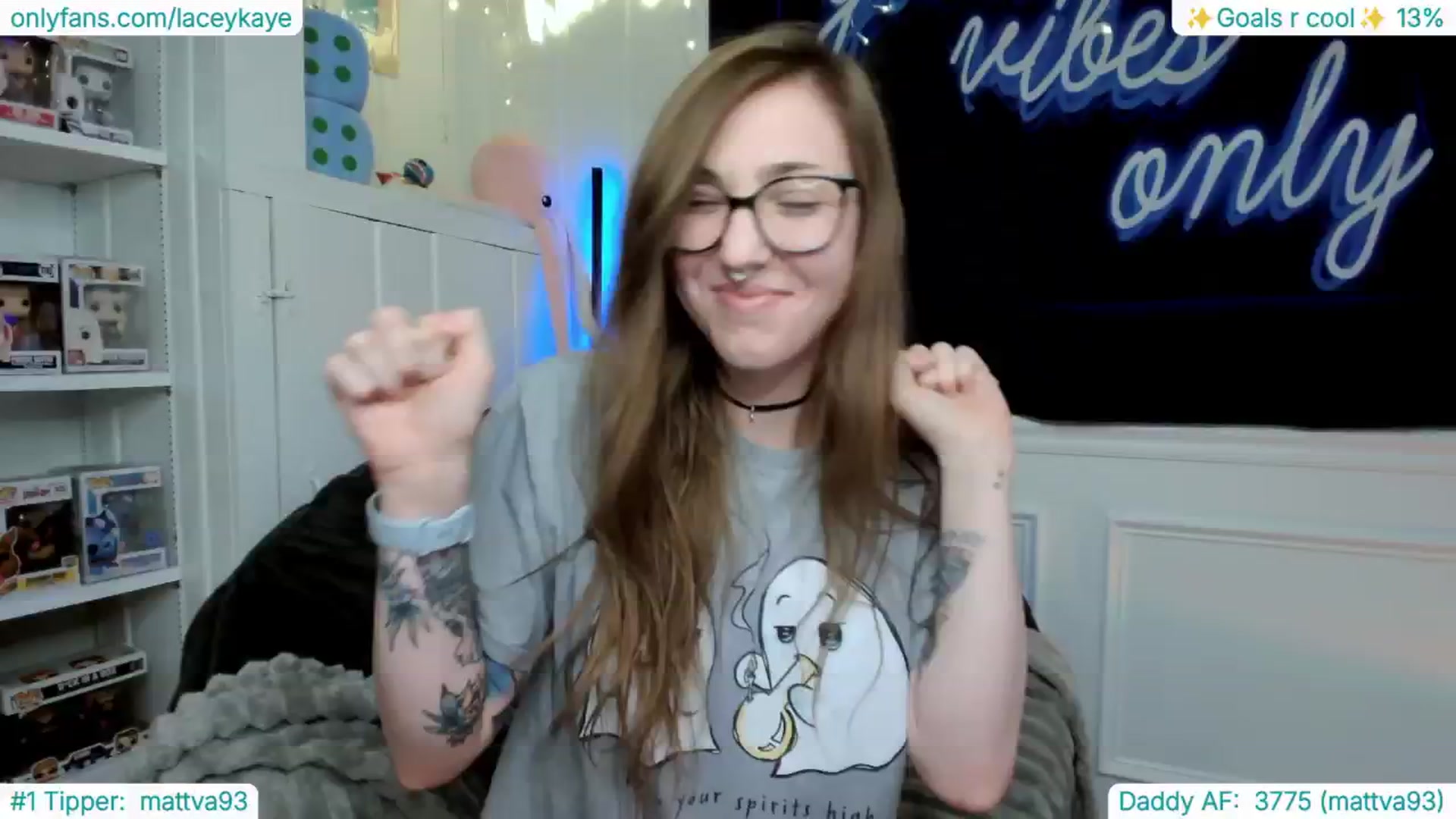 Gallery image thumbnail from TheSharkQueen's myfreecams stream on, 02/02/2025, 09:51 image 13 of 20