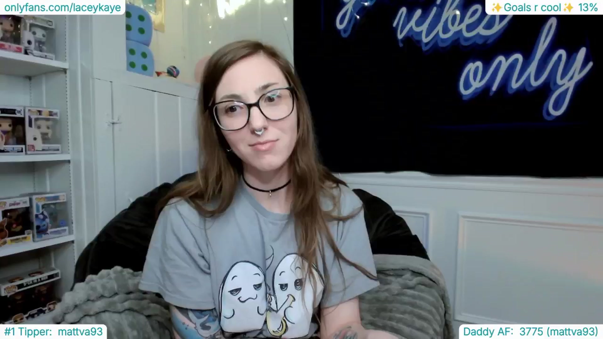 Gallery image thumbnail from TheSharkQueen's myfreecams stream on, 02/02/2025, 09:51 image 12 of 20