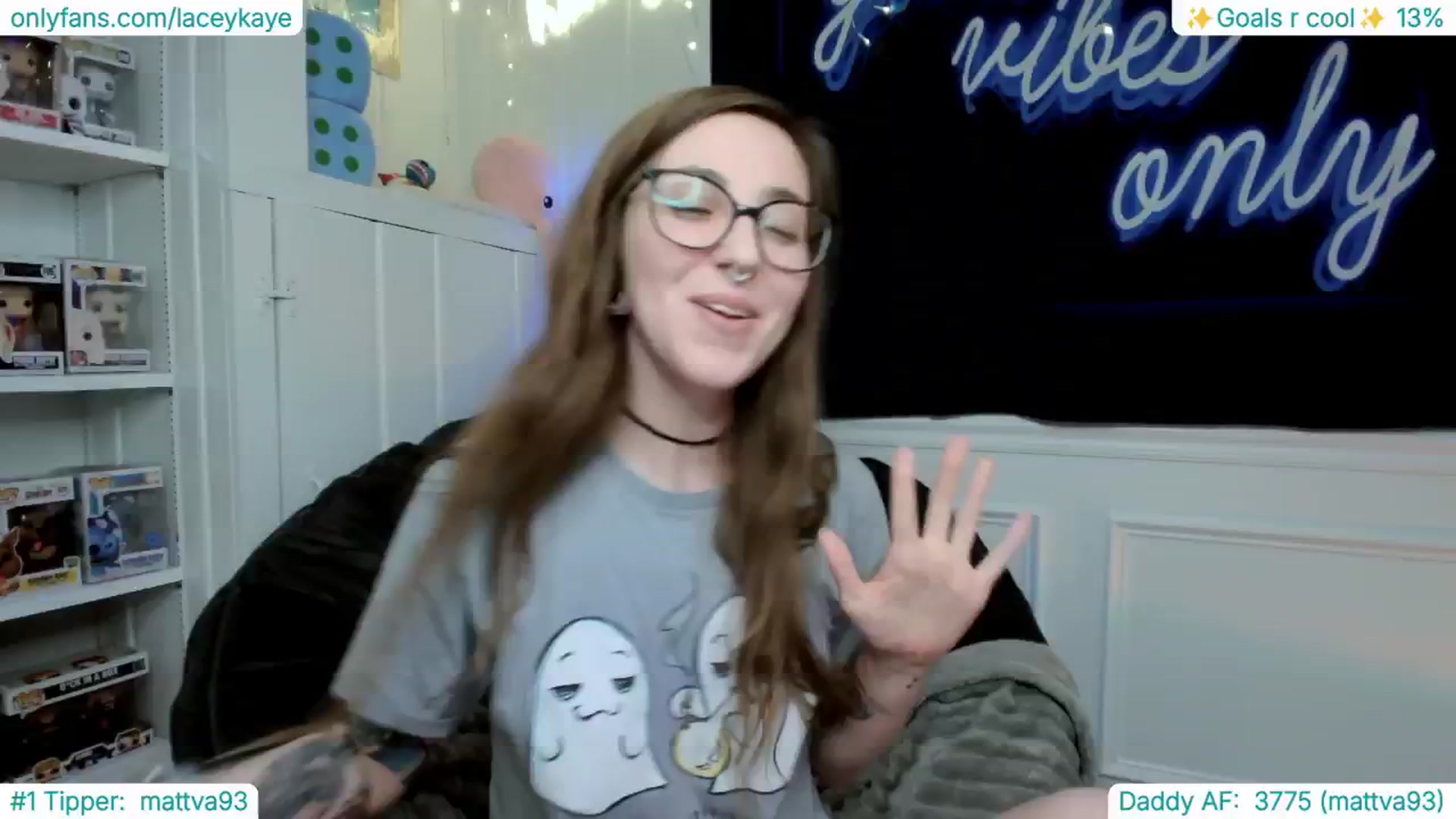 Gallery image thumbnail from TheSharkQueen's myfreecams stream on, 02/02/2025, 09:51 image 16 of 20