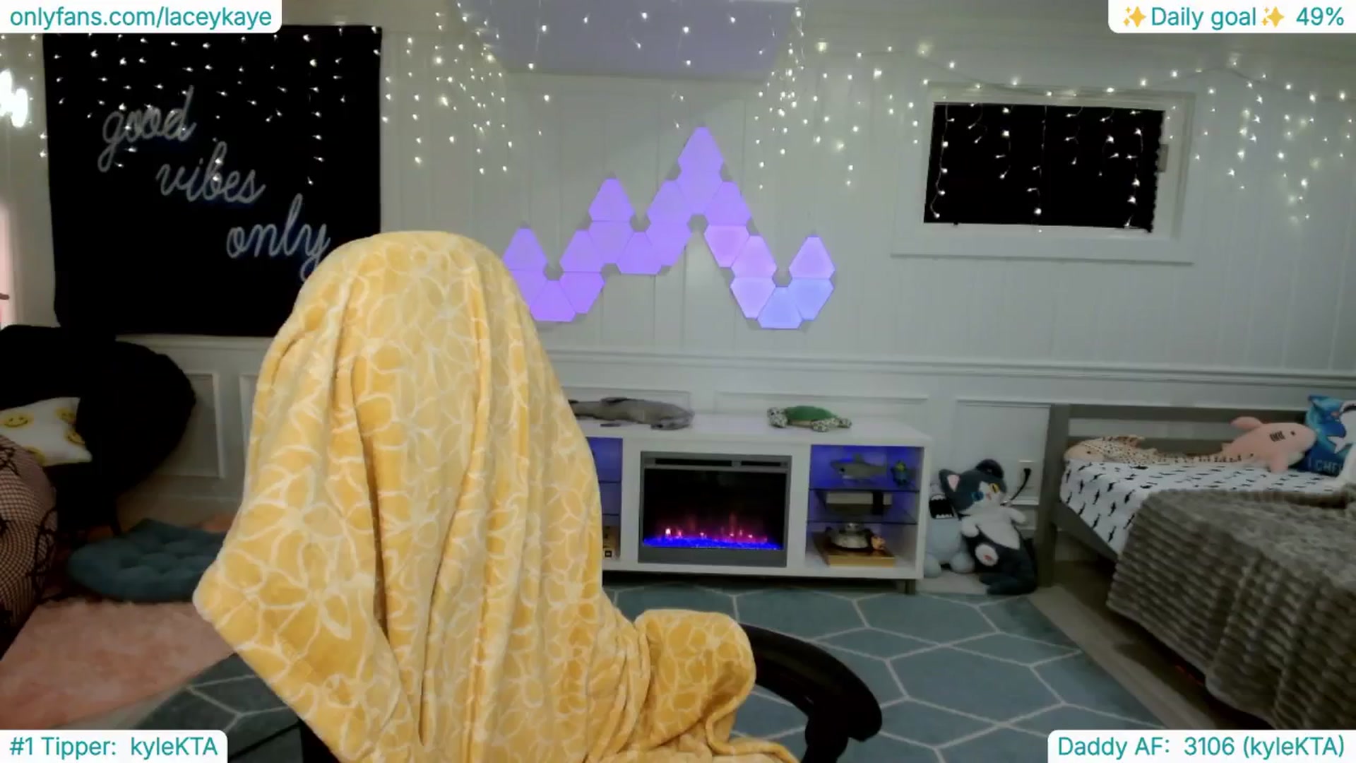 Gallery image thumbnail from TheSharkQueen's myfreecams stream on, 02/13/2025, 08:33 image 6 of 20