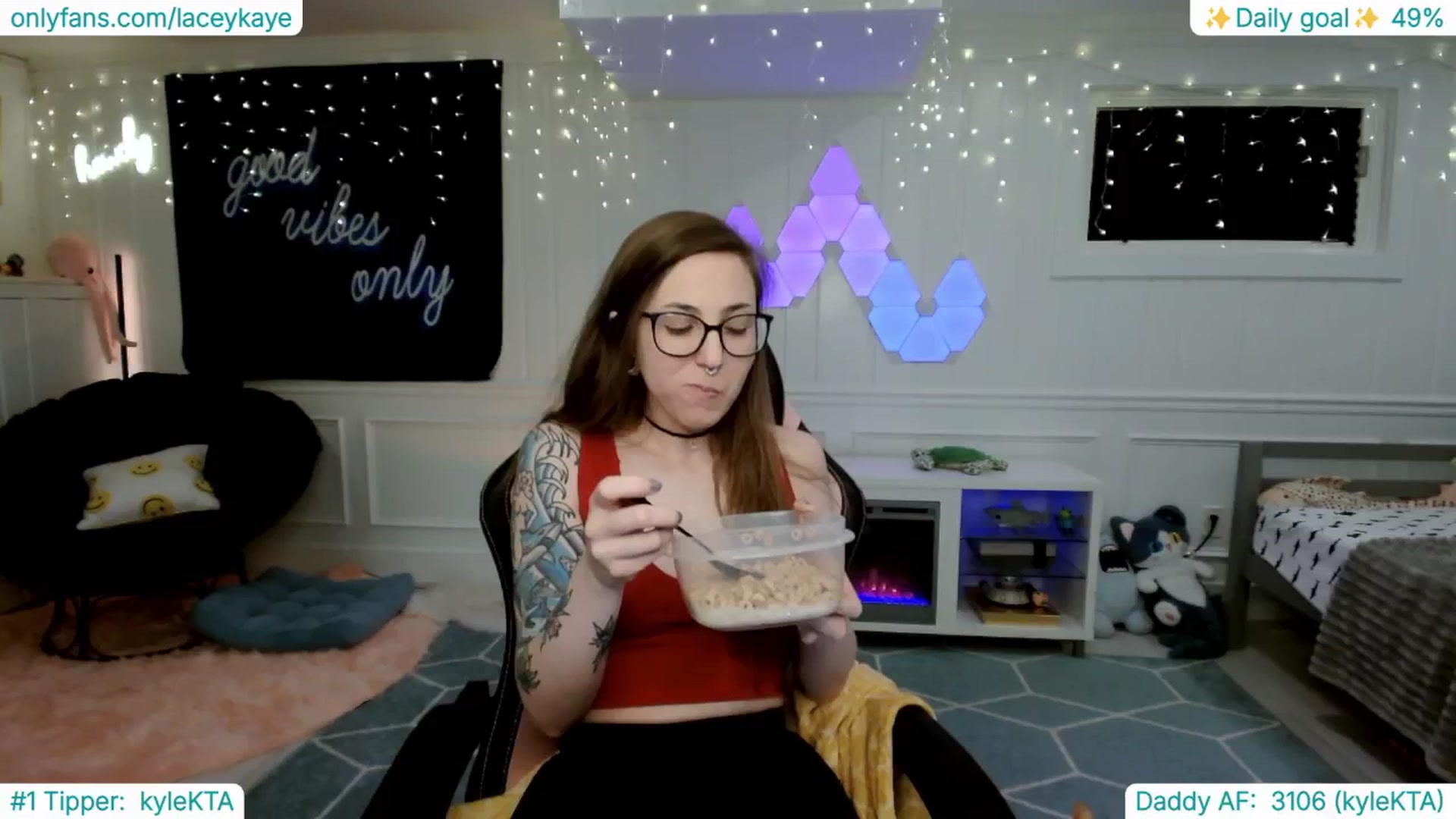 Gallery image thumbnail from TheSharkQueen's myfreecams stream on, 02/13/2025, 08:33 image 16 of 20