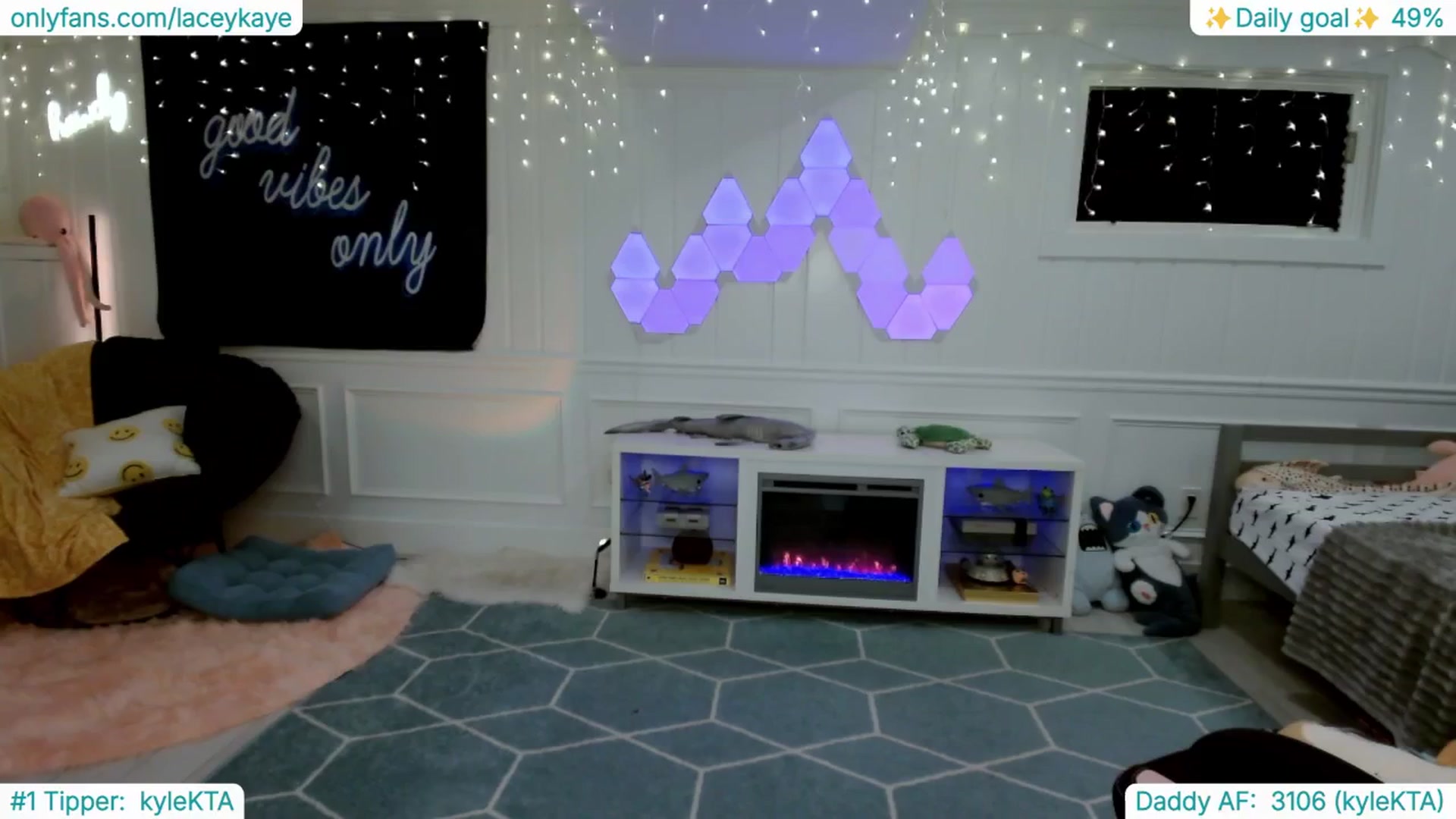 Gallery image thumbnail from TheSharkQueen's myfreecams stream on, 02/13/2025, 08:33 image 3 of 20