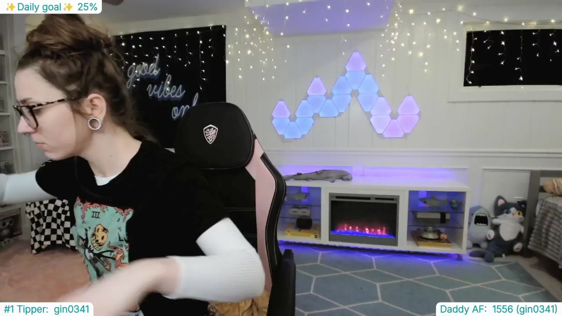 Gallery image thumbnail from TheSharkQueen's myfreecams stream on, 02/19/2025, 07:29 image 20 of 20