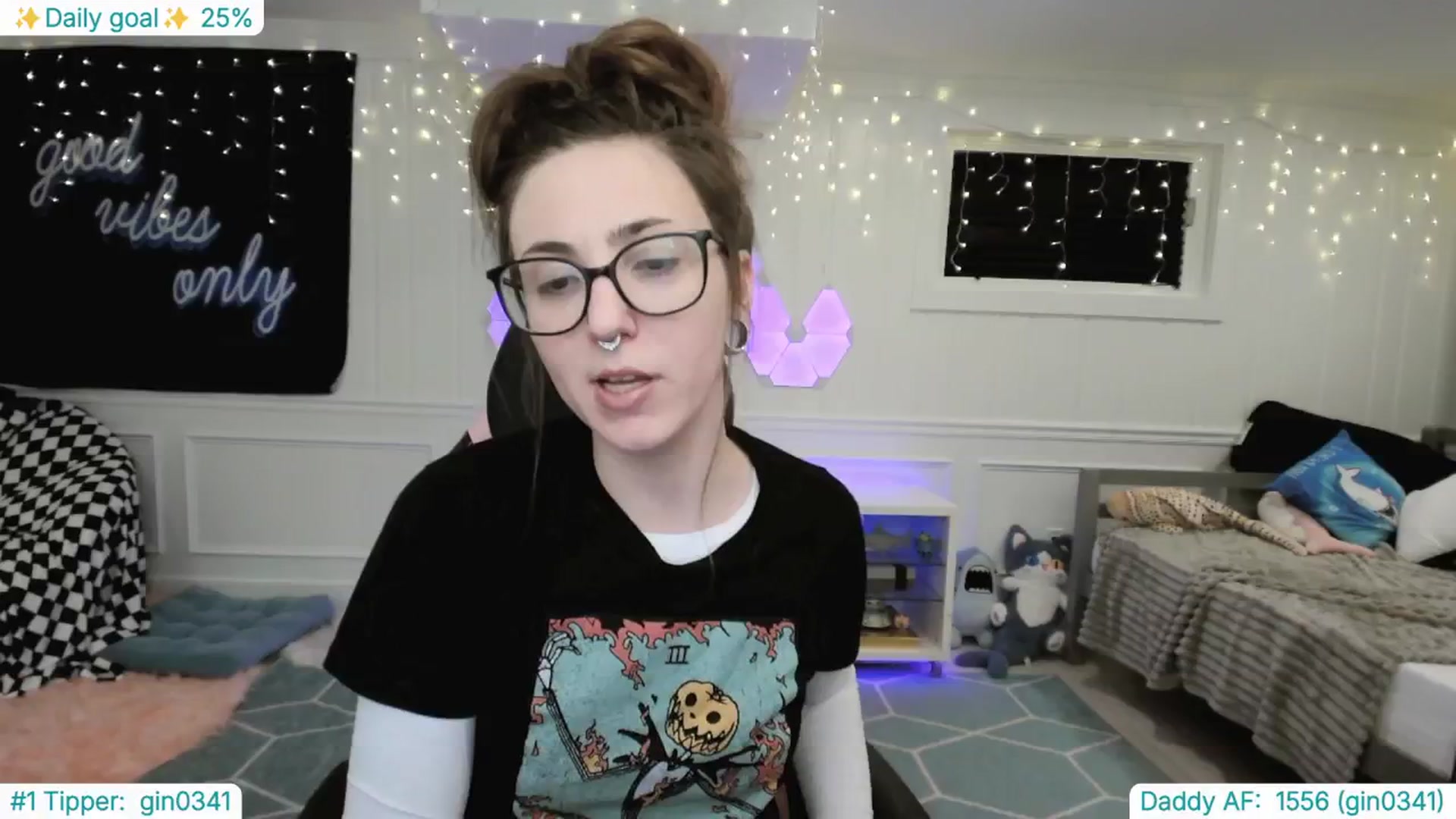 Gallery image thumbnail from TheSharkQueen's myfreecams stream on, 02/19/2025, 07:29 image 12 of 20