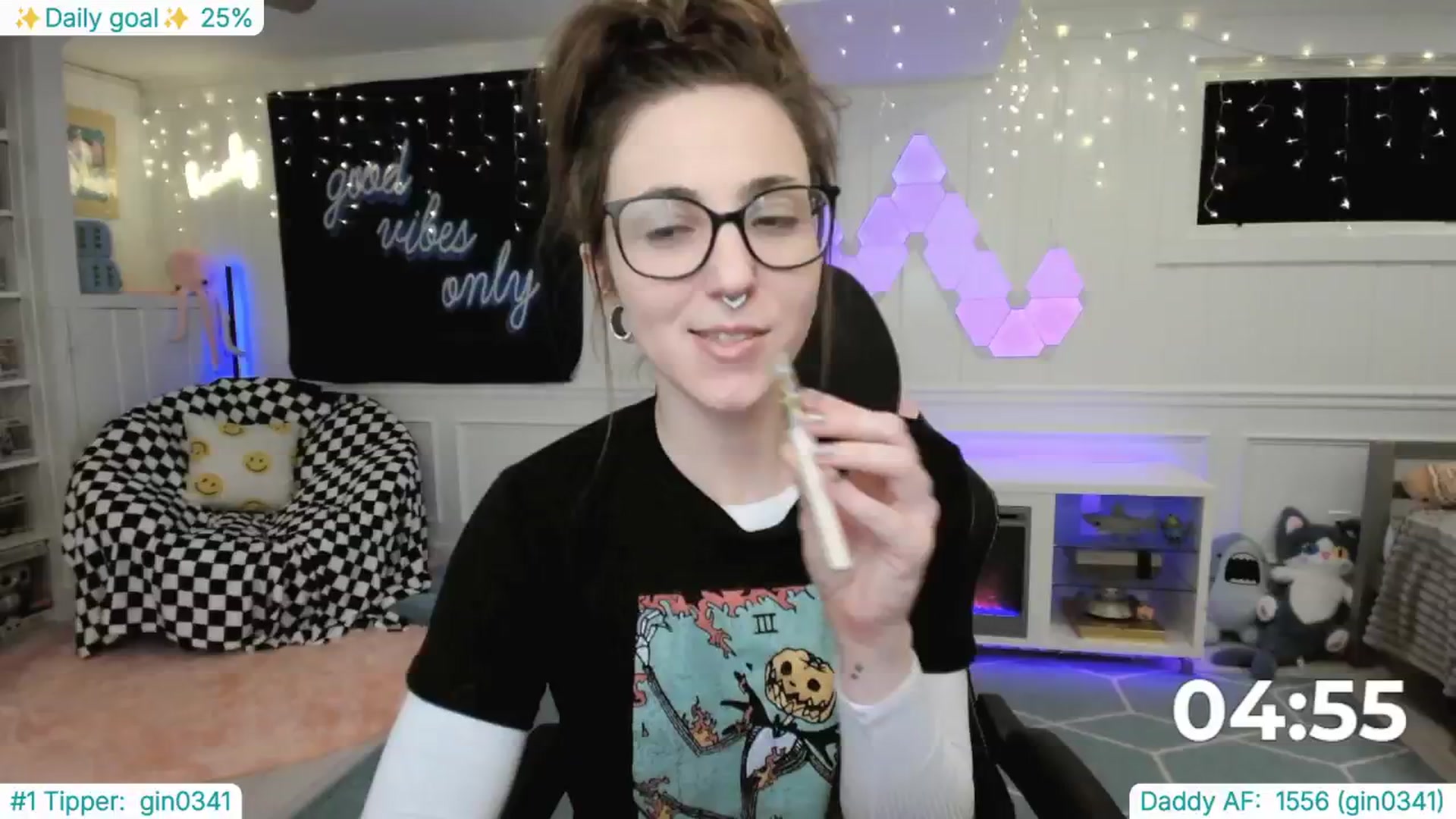 Gallery image thumbnail from TheSharkQueen's myfreecams stream on, 02/19/2025, 07:29 image 17 of 20