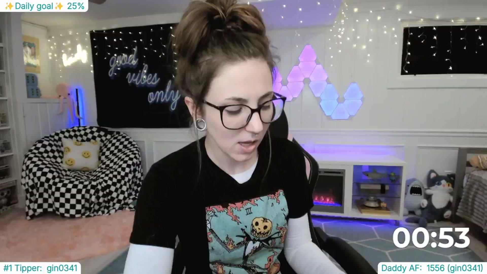 Gallery image thumbnail from TheSharkQueen's myfreecams stream on, 02/19/2025, 07:29 image 19 of 20