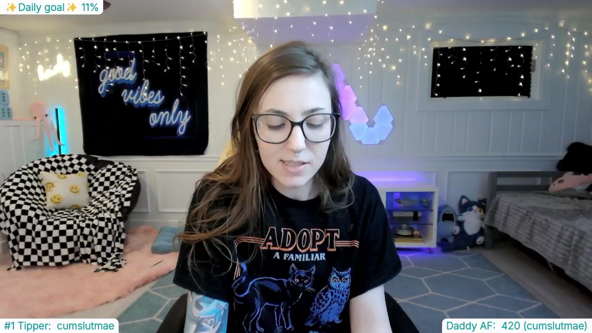 Gallery image thumbnail from TheSharkQueen's myfreecams stream on, 02/21/2025, 09:08 image 14 of 20