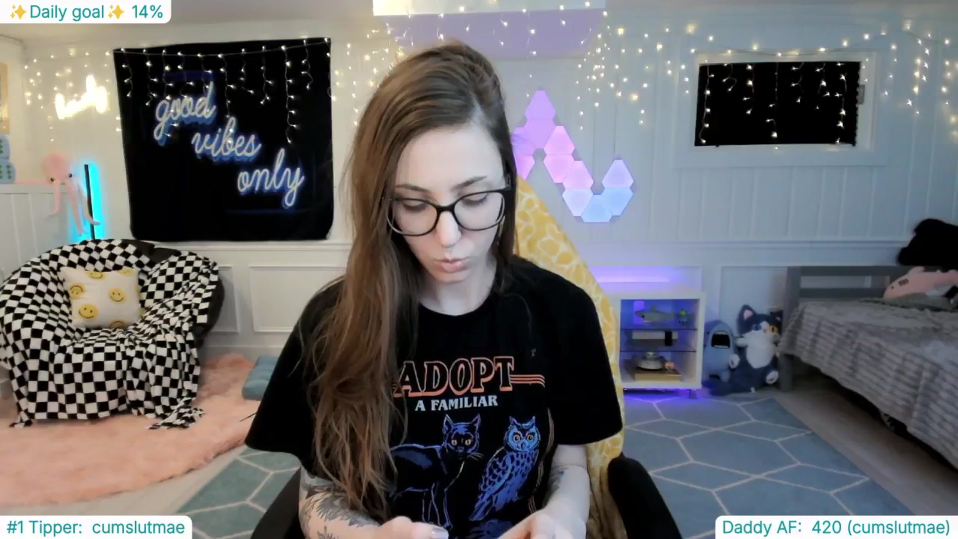 Gallery image thumbnail from TheSharkQueen's myfreecams stream on, 02/21/2025, 09:08 image 19 of 20