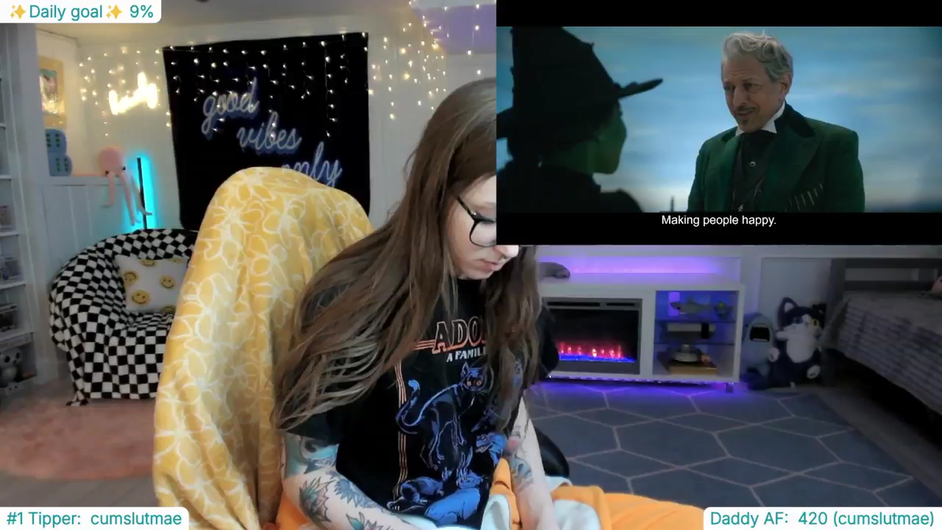 Gallery image thumbnail from TheSharkQueen's myfreecams stream on, 02/21/2025, 09:08 image 3 of 20