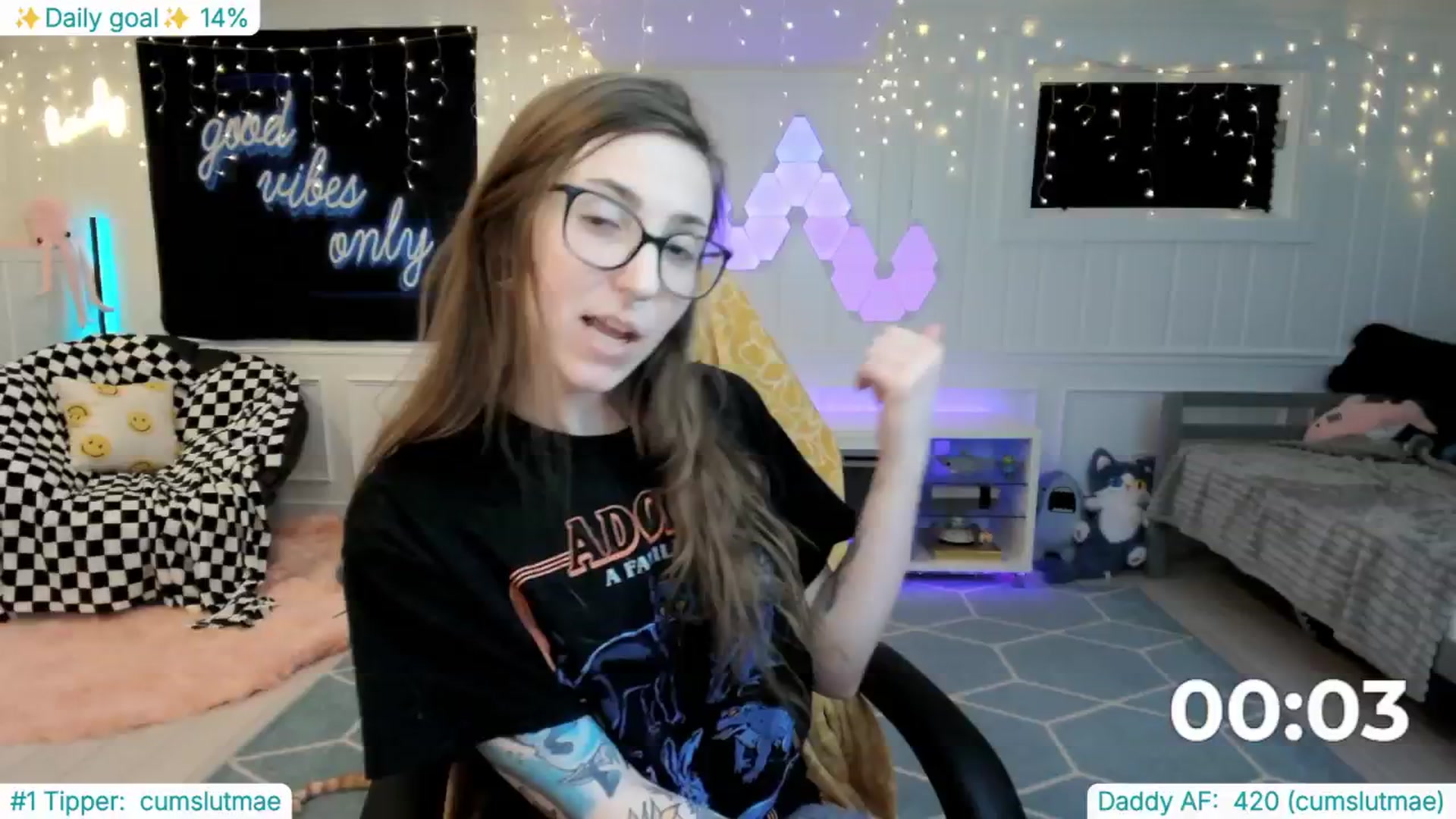 Gallery image thumbnail from TheSharkQueen's myfreecams stream on, 02/21/2025, 09:08 image 17 of 20