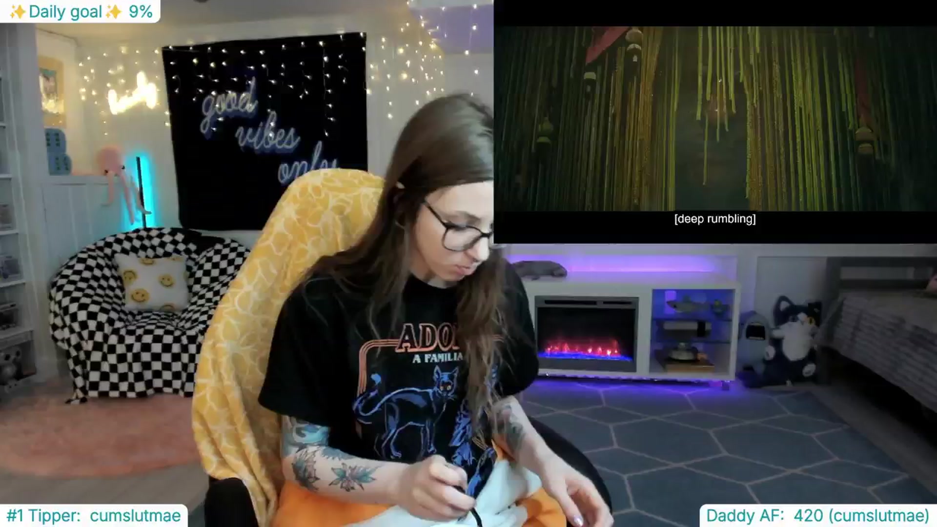 Gallery image thumbnail from TheSharkQueen's myfreecams stream on, 02/21/2025, 09:08 image 2 of 20