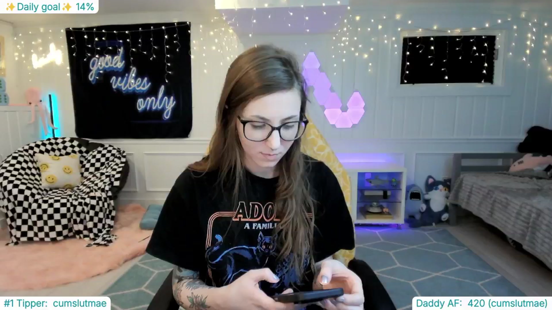 Gallery image thumbnail from TheSharkQueen's myfreecams stream on, 02/21/2025, 09:08 image 18 of 20