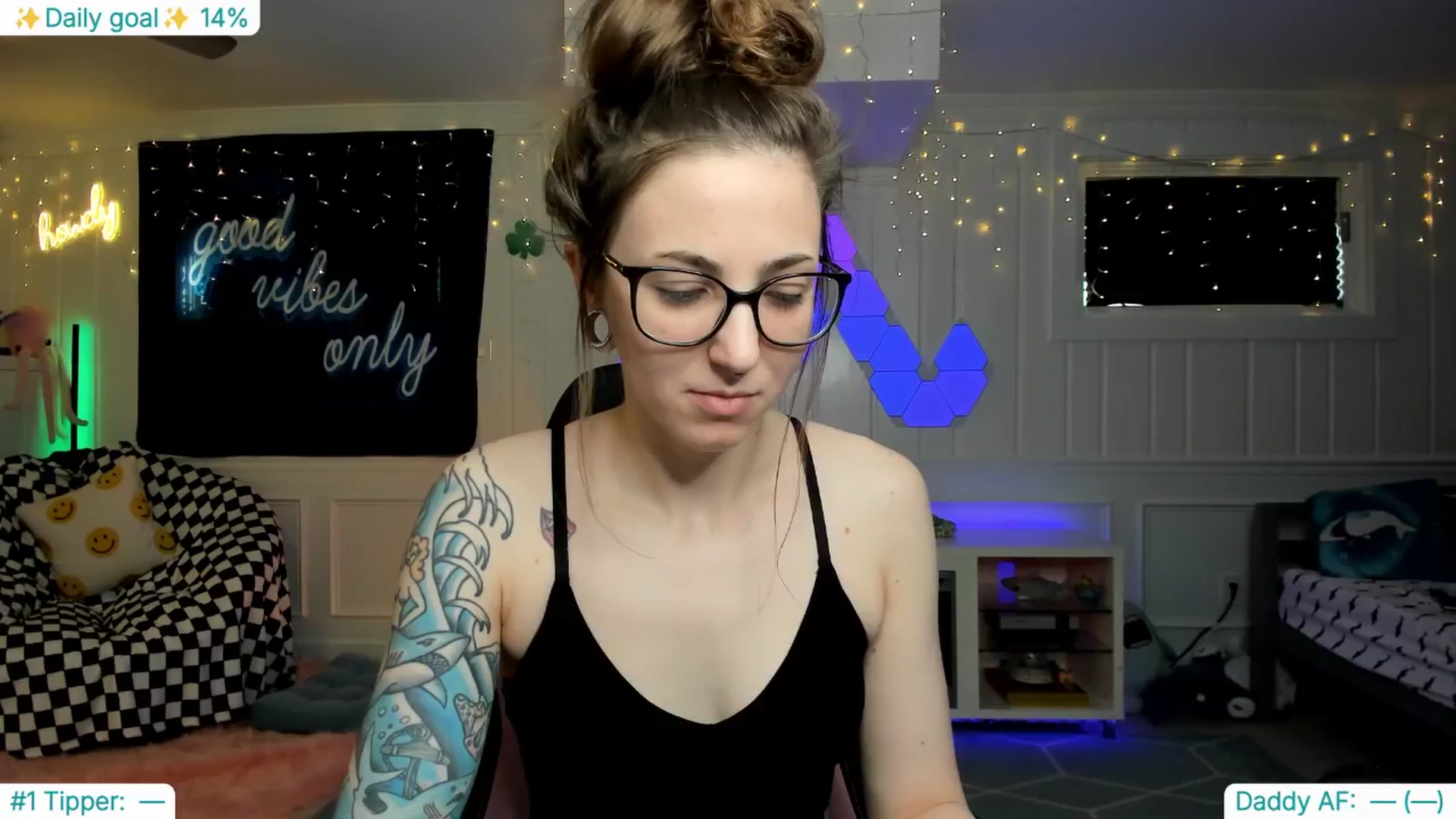 Gallery image thumbnail from TheSharkQueen's myfreecams stream on, 03/11/2025, 19:41 image 10 of 20