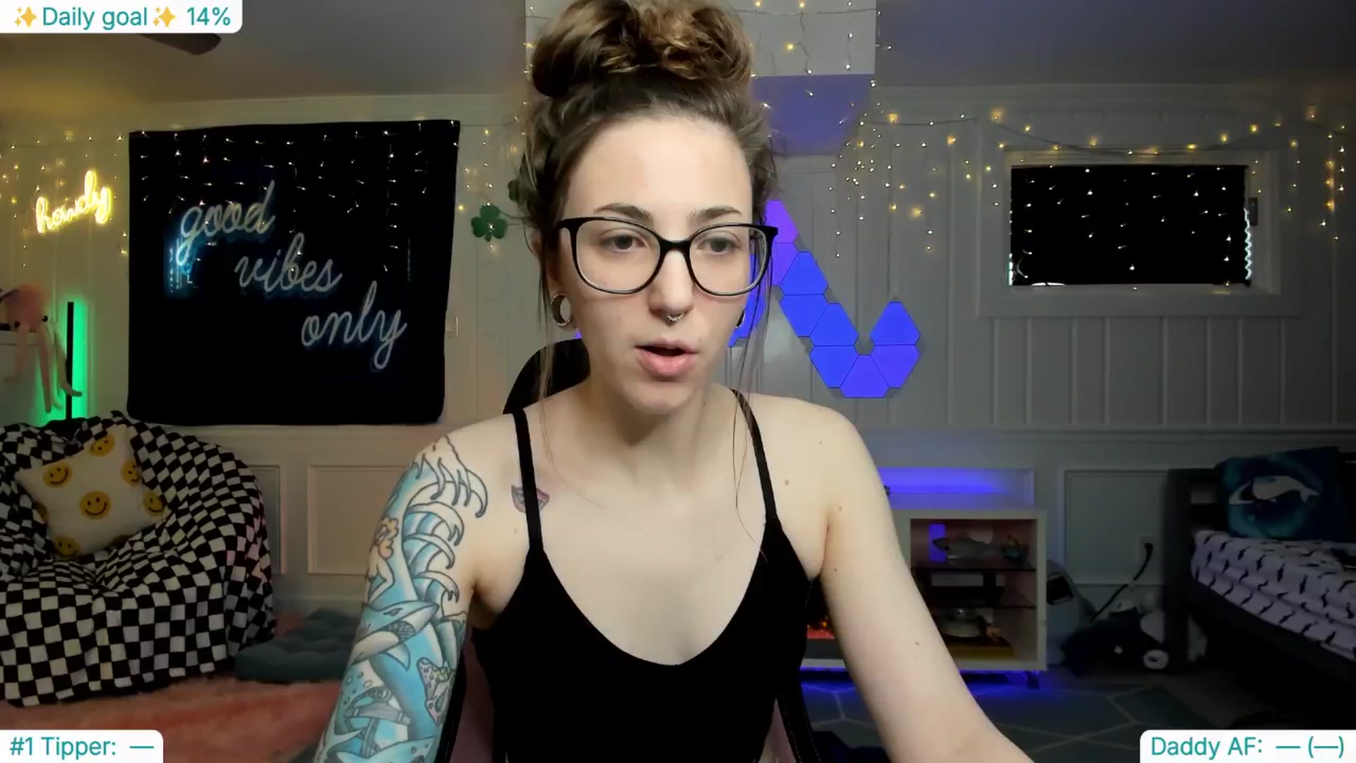 Gallery image thumbnail from TheSharkQueen's myfreecams stream on, 03/11/2025, 19:41 image 11 of 20