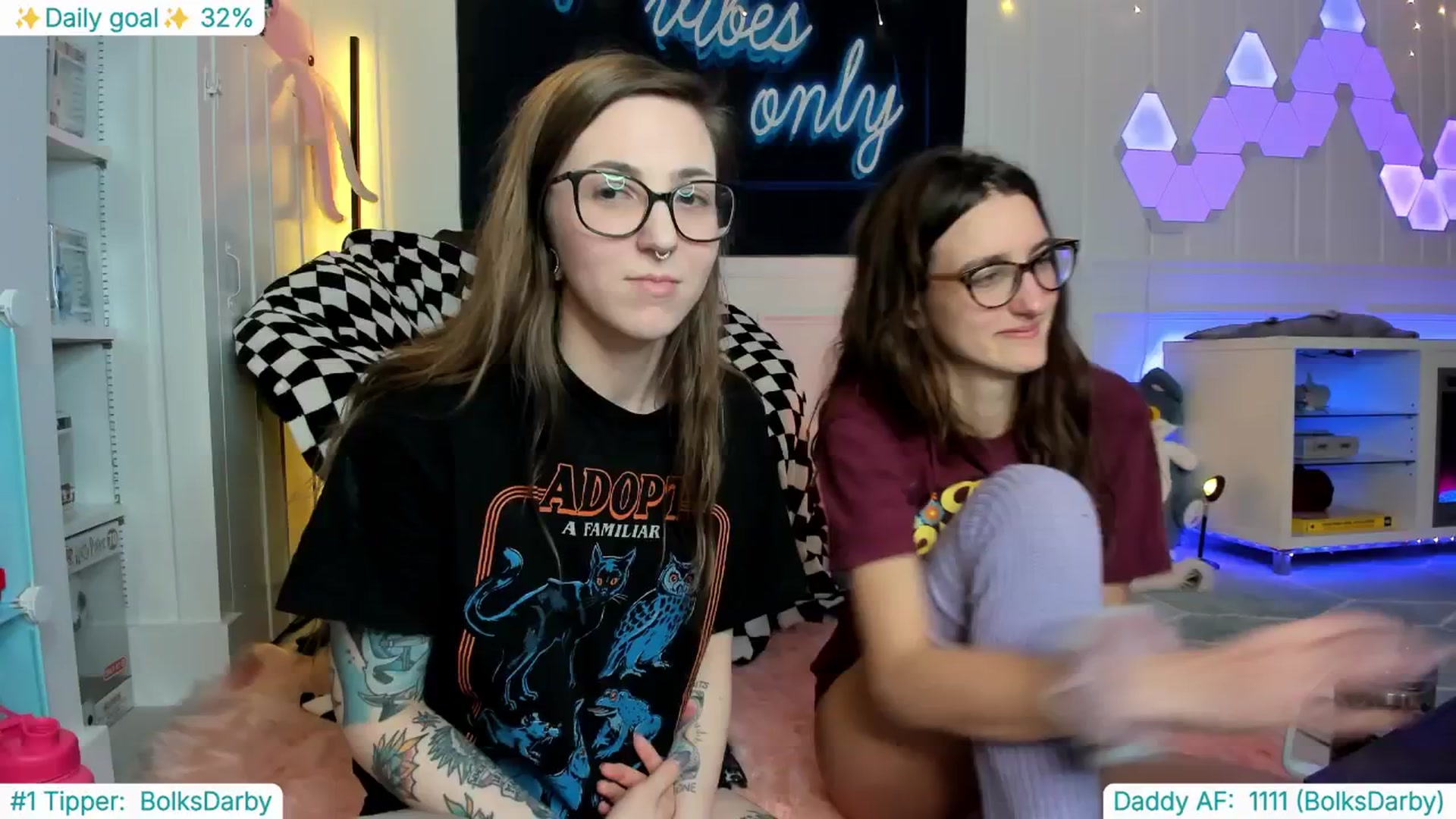Gallery image thumbnail from TheSharkQueen's myfreecams stream on, 03/15/2025, 09:11 image 19 of 20