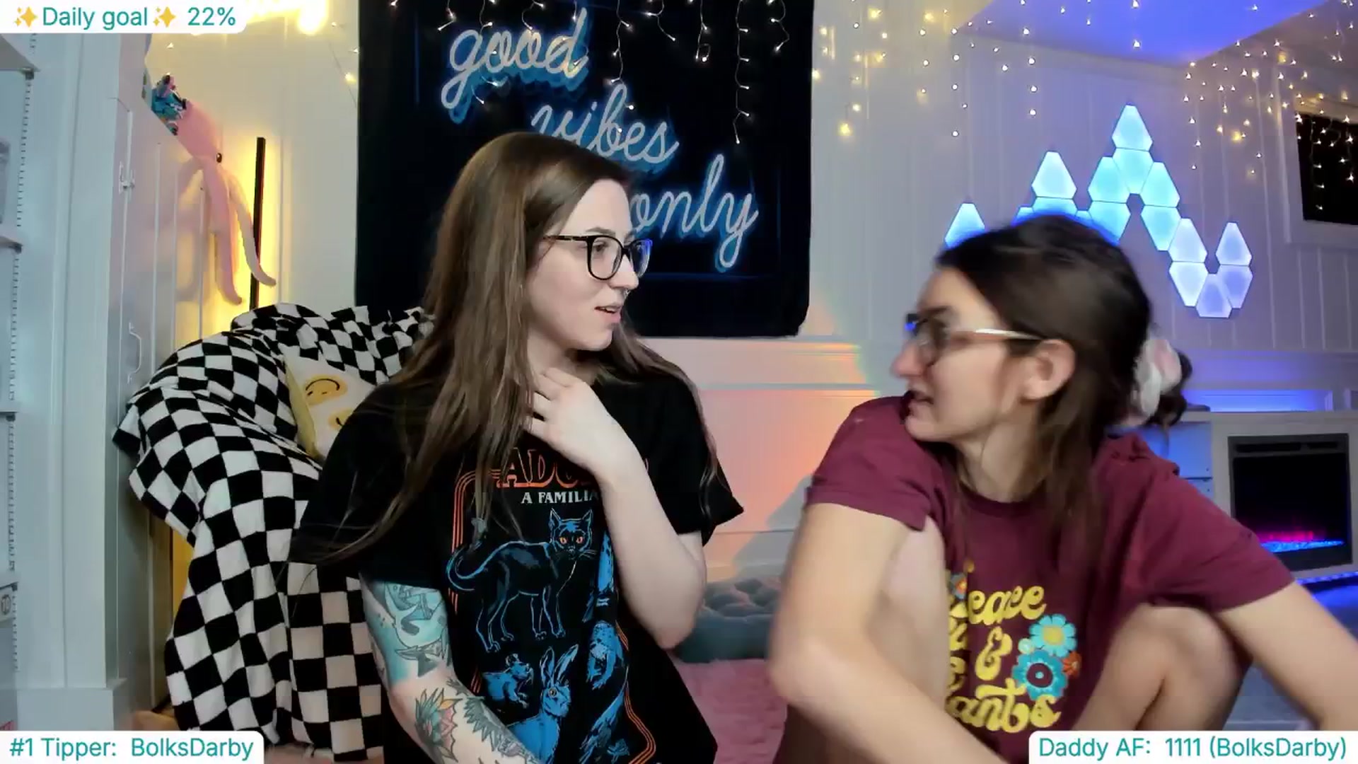 Gallery image thumbnail from TheSharkQueen's myfreecams stream on, 03/15/2025, 09:11 image 1 of 20
