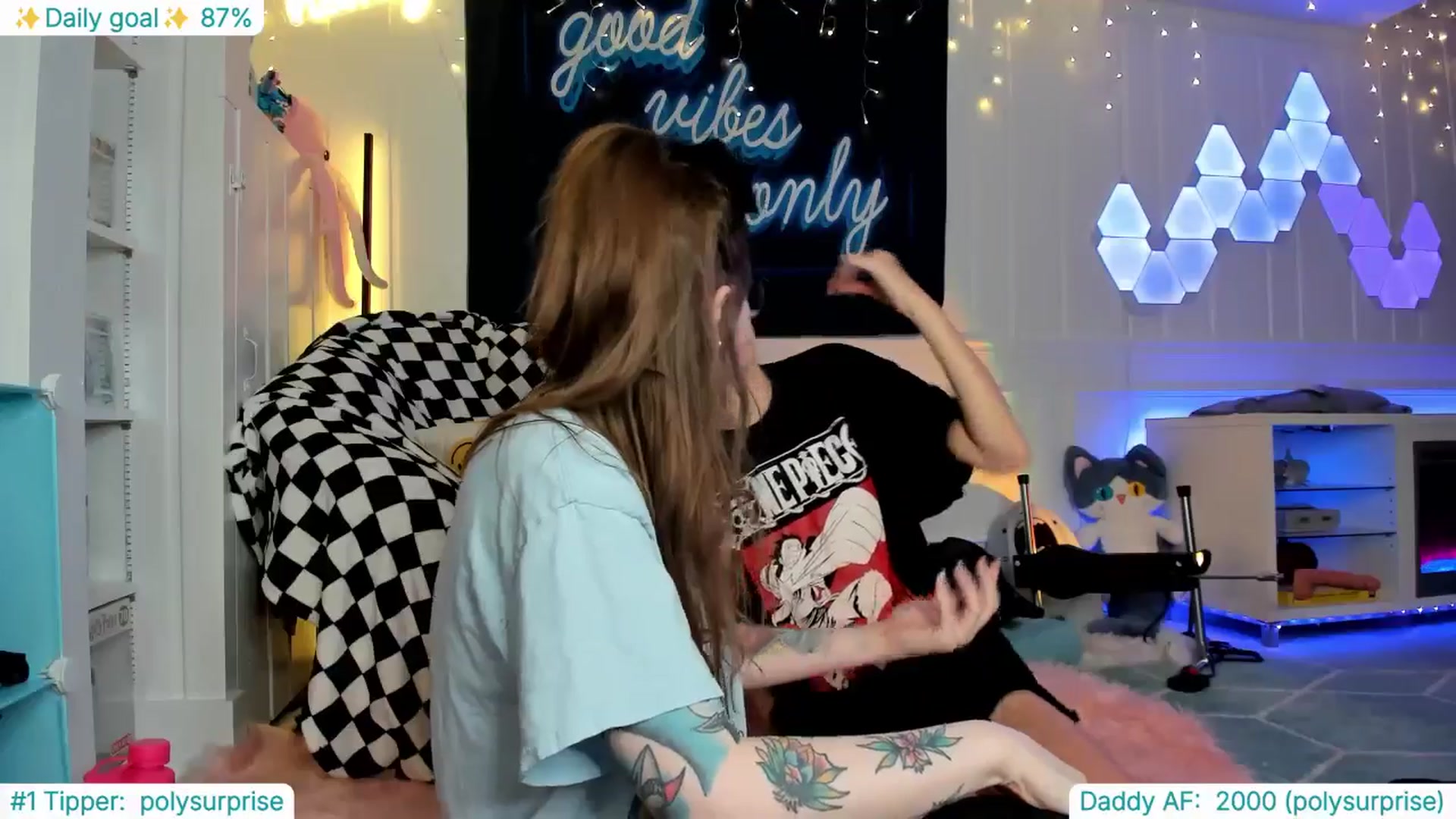Gallery image thumbnail from TheSharkQueen's myfreecams stream on, 03/16/2025, 07:56 image 13 of 20