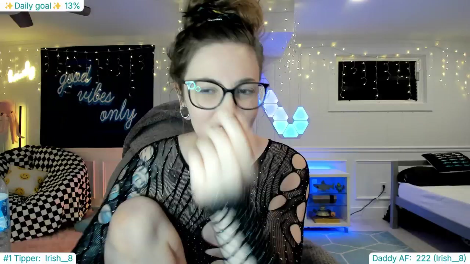 Gallery image thumbnail from TheSharkQueen's myfreecams stream on, 03/21/2025, 02:52 image 3 of 20