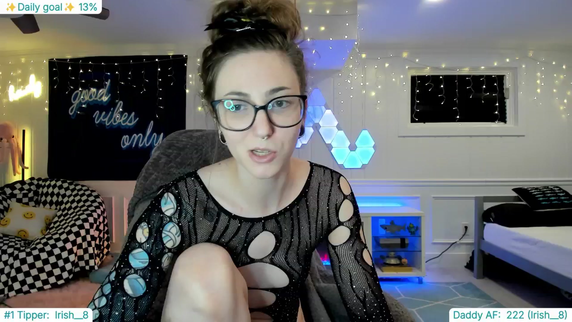 Gallery image thumbnail from TheSharkQueen's myfreecams stream on, 03/21/2025, 02:52 image 8 of 20