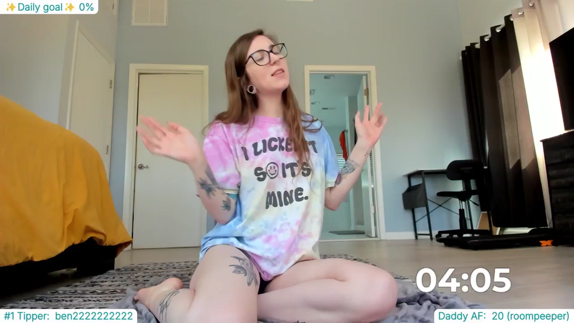 Gallery image thumbnail from TheSharkQueen's myfreecams stream on, 03/21/2025, 19:26 image 18 of 20