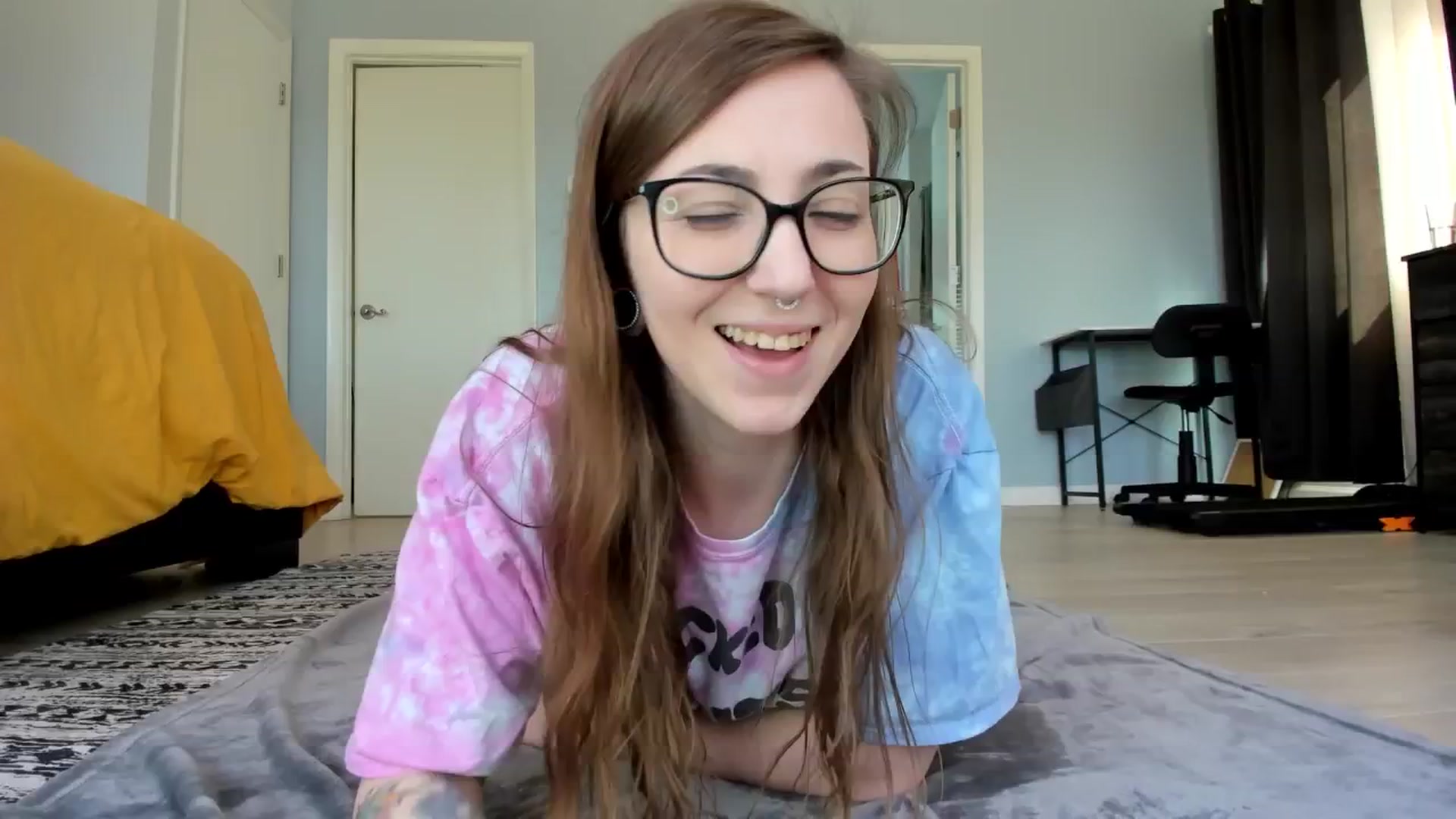 Gallery image thumbnail from TheSharkQueen's myfreecams stream on, 03/21/2025, 19:26 image 2 of 20