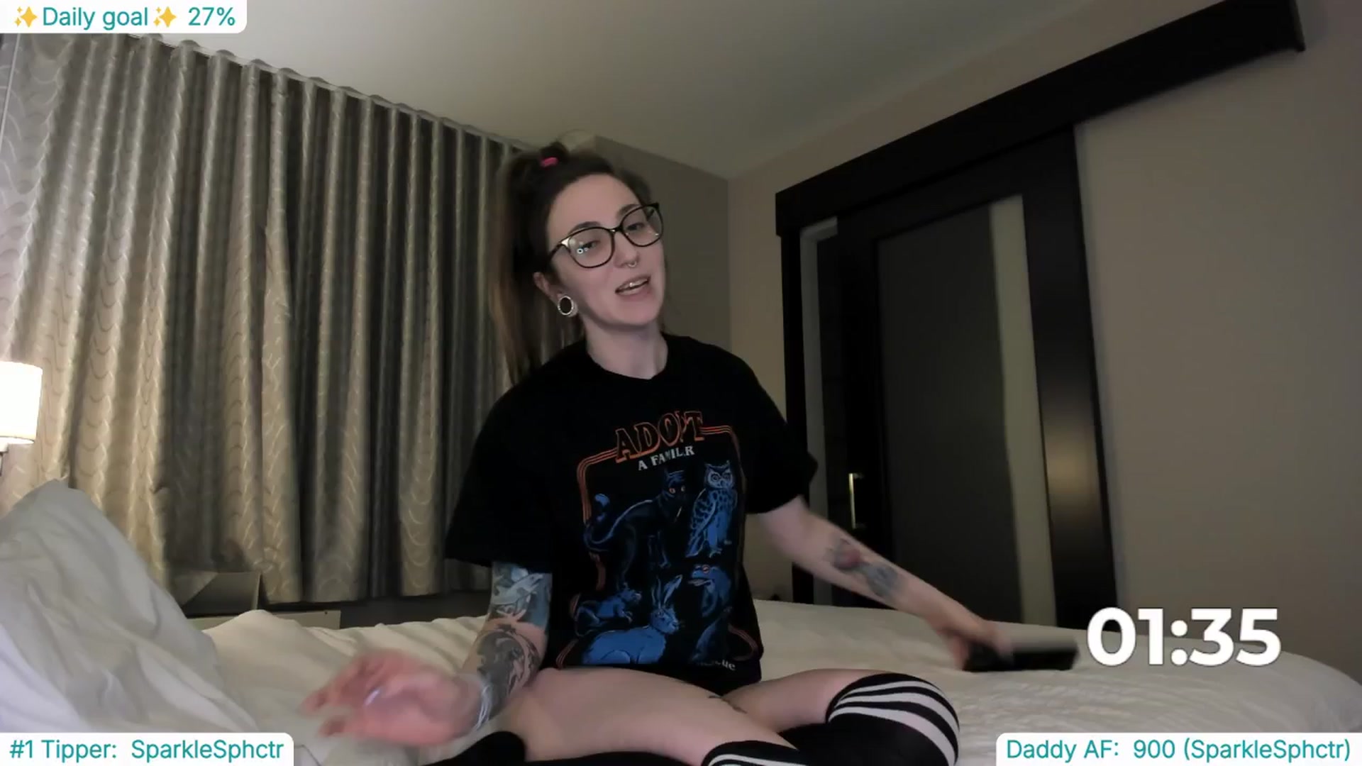 Gallery image thumbnail from TheSharkQueen's myfreecams stream on, 03/23/2025, 07:29 image 7 of 20