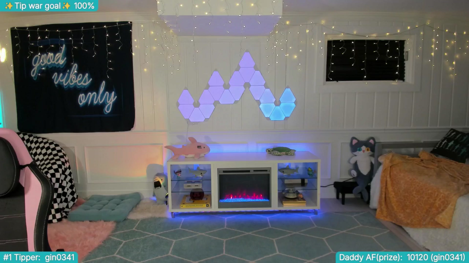 Gallery image thumbnail from TheSharkQueen's myfreecams stream on, 03/30/2025, 24:03 image 20 of 20