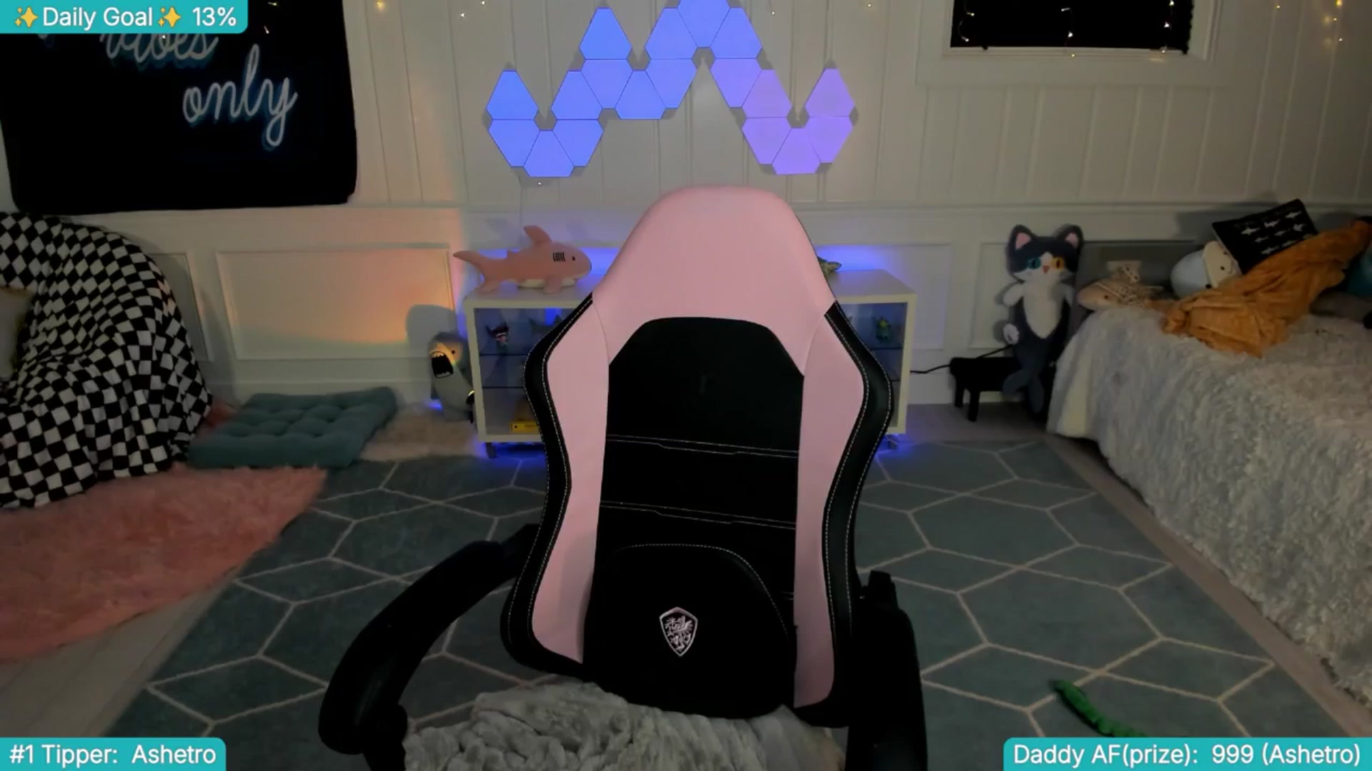 Gallery image thumbnail from TheSharkQueen's myfreecams stream on, 04/02/2025, 06:54 image 4 of 20