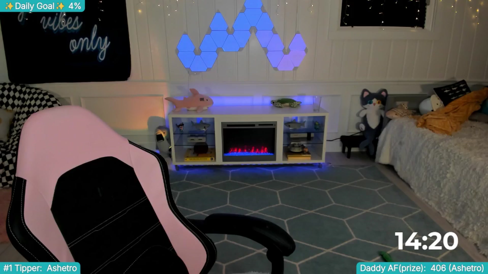 Gallery image thumbnail from TheSharkQueen's myfreecams stream on, 04/02/2025, 06:54 image 1 of 20