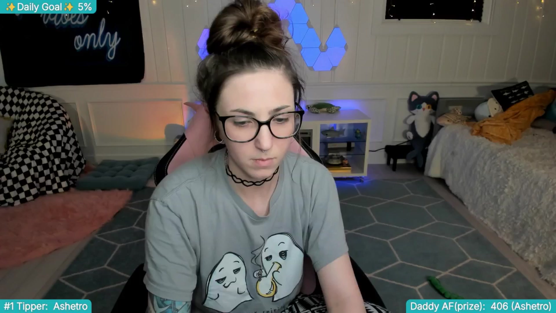 Gallery image thumbnail from TheSharkQueen's myfreecams stream on, 04/02/2025, 06:54 image 3 of 20