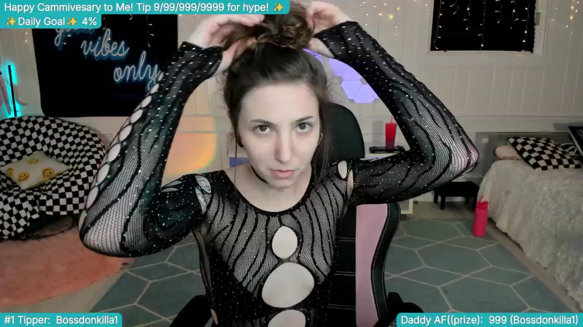 Gallery image thumbnail from TheSharkQueen's myfreecams stream on, 04/09/2025, 02:14 image 7 of 20