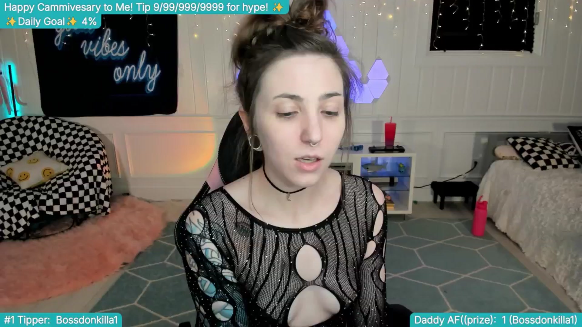 Gallery image thumbnail from TheSharkQueen's myfreecams stream on, 04/09/2025, 02:14 image 11 of 20