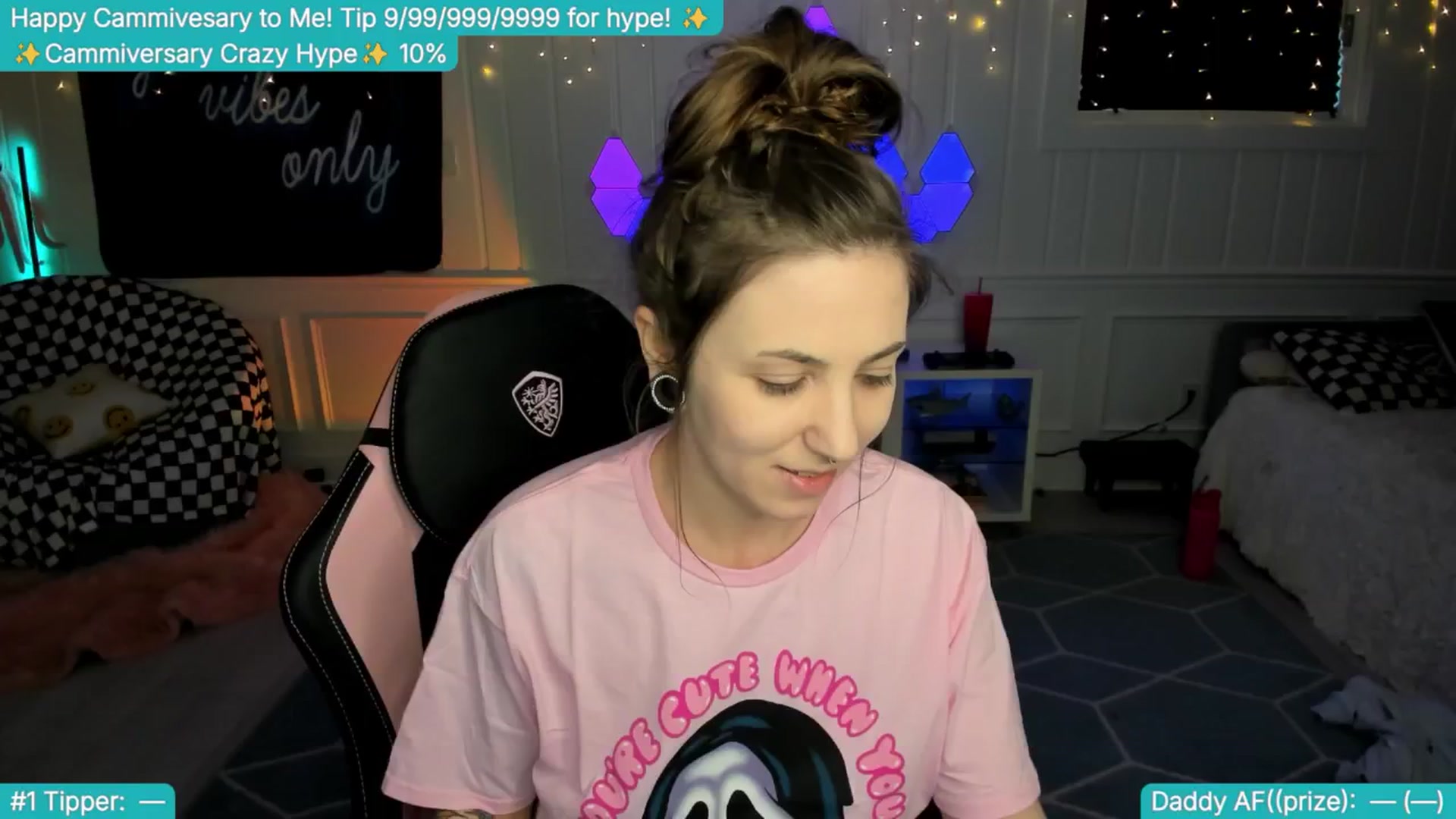 Gallery image thumbnail from TheSharkQueen's myfreecams stream on, 04/09/2025, 02:14 image 1 of 20